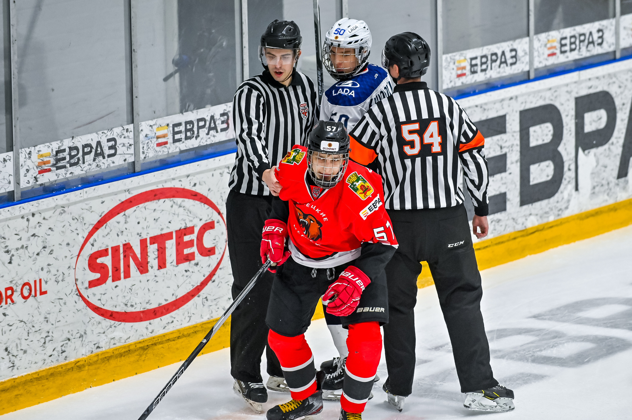 «Кузнецкие Медведи» — «Ладья» 06.01.2023. Репортажный профессиональный фотограф-любитель