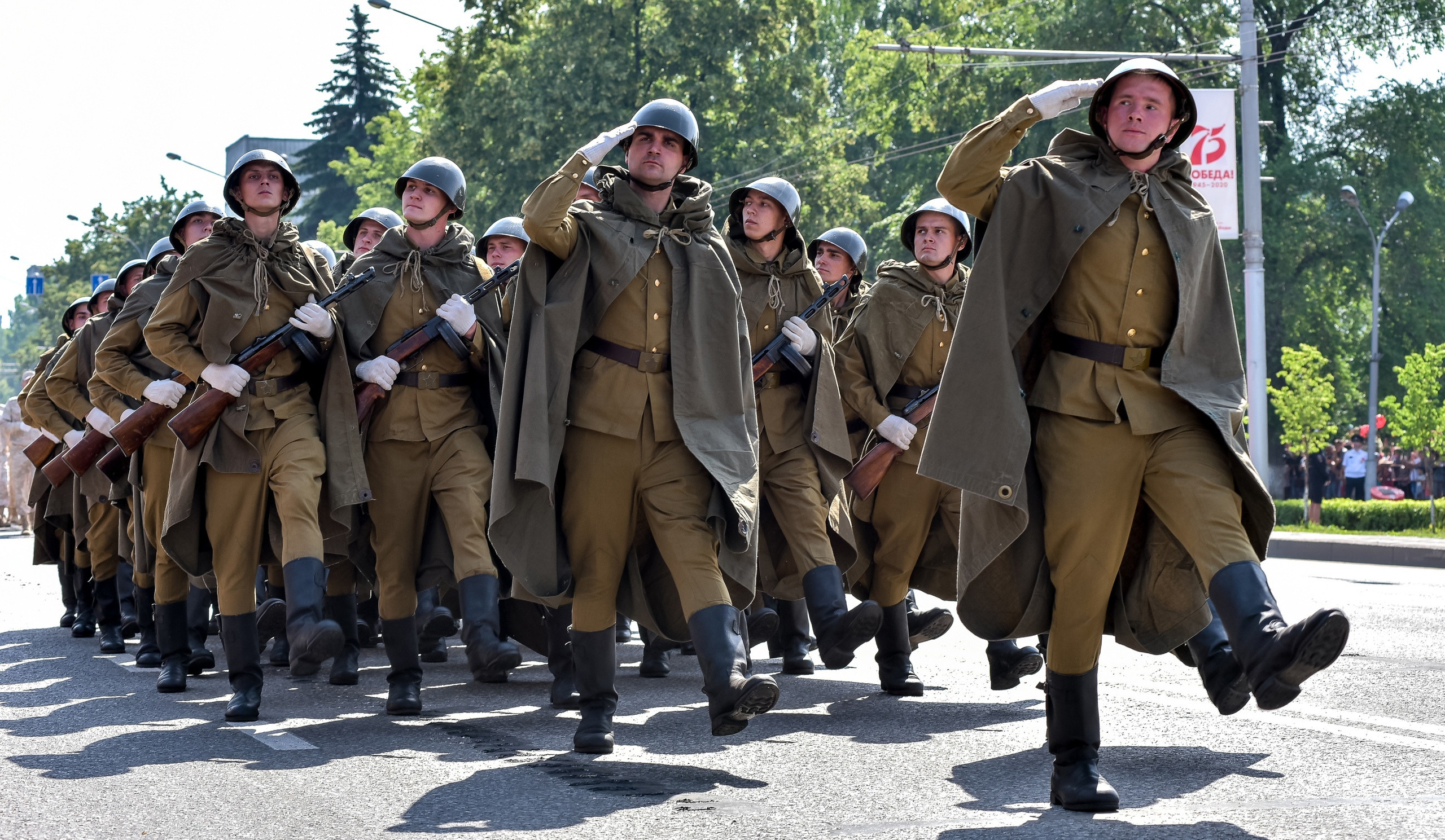 Парад Победы в Новокузнецке 24.06.2020. Репортажный профессиональный фотограф-любитель