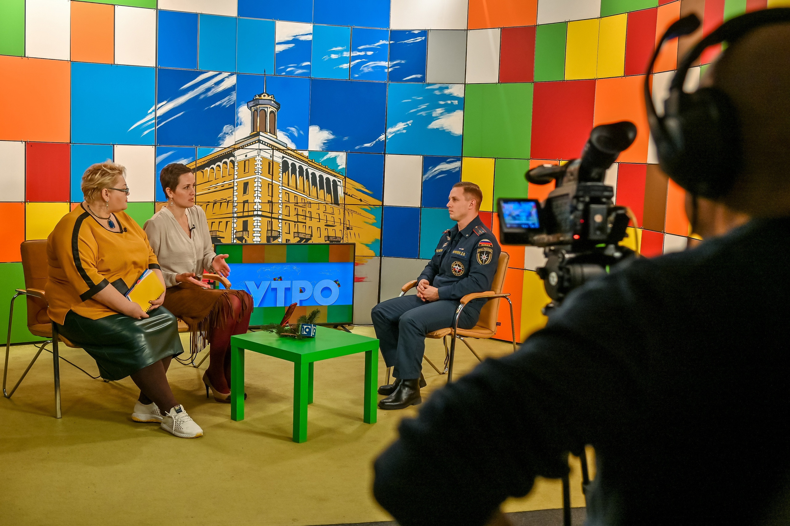 Самое время. Утро! Запись программы 19.12.2022. Репортажный профессиональный фотограф-любитель