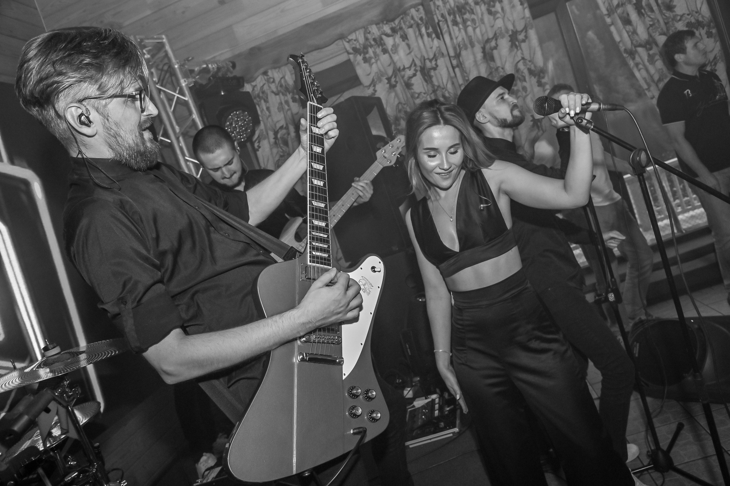 Кавер-группа «Алые паруса» Кемерово. Репортажный профессиональный фотограф-любитель