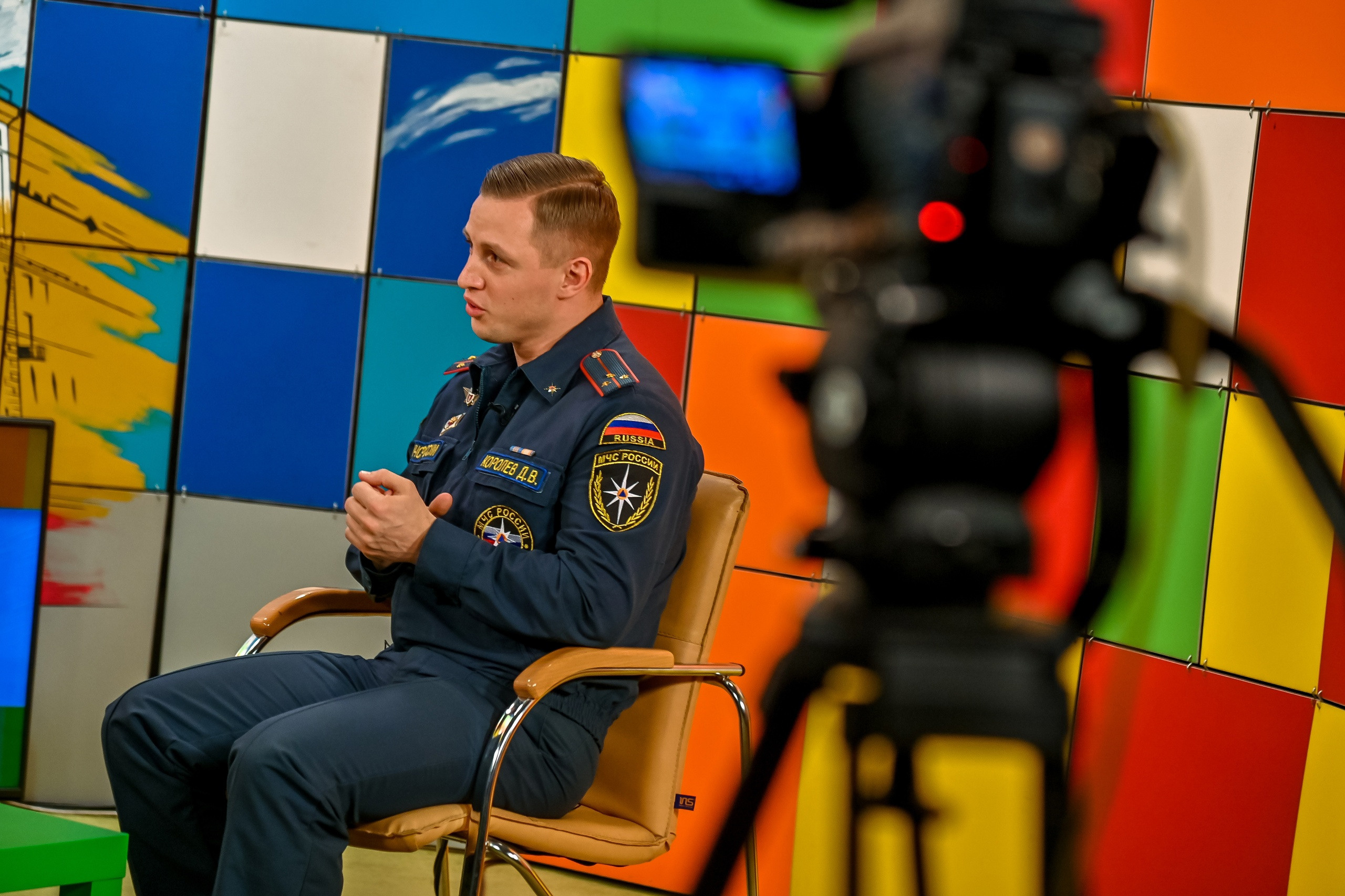 Самое время. Утро! Запись программы 19.12.2022. Репортажный профессиональный фотограф-любитель