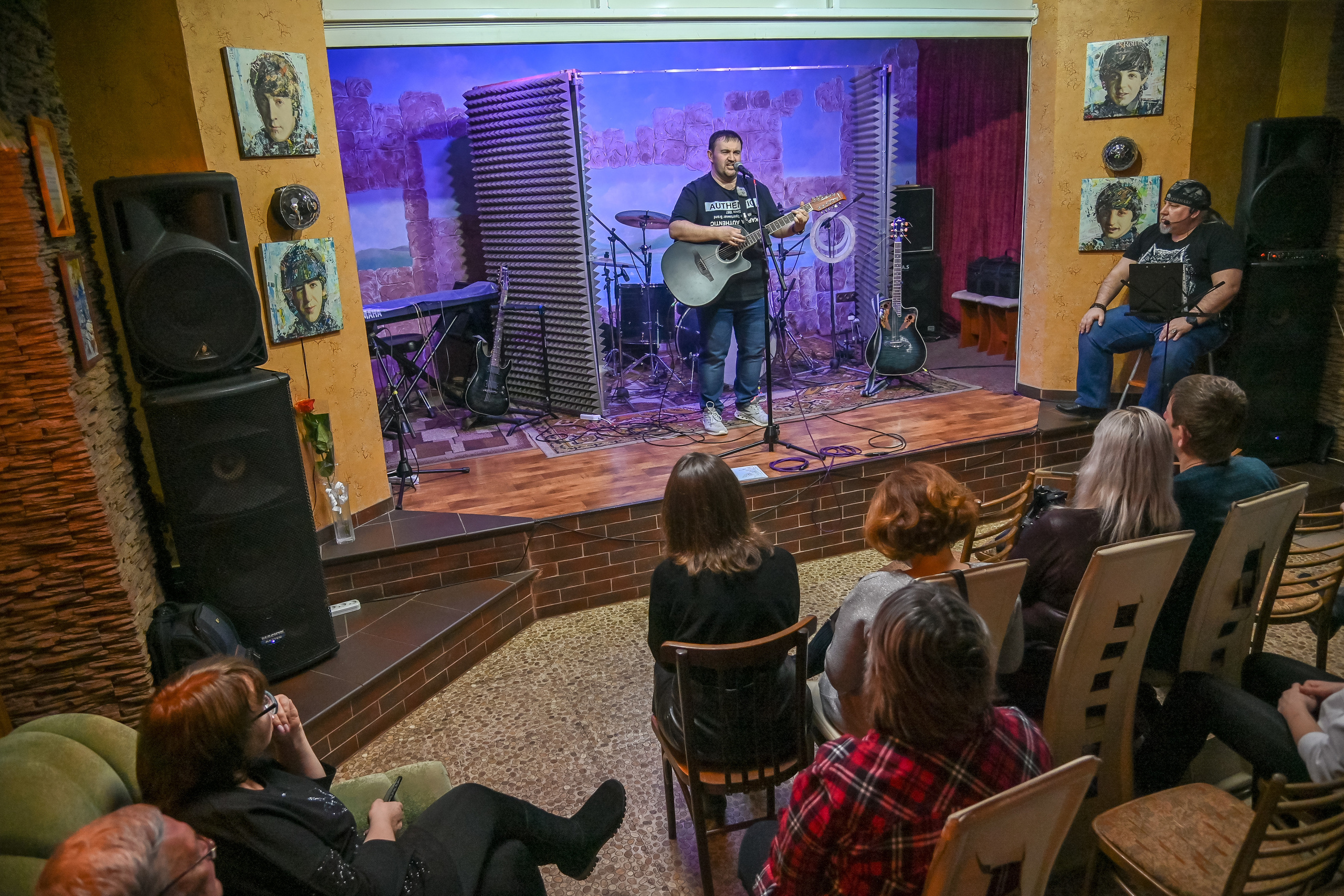 Творческий вечер Михаила Гребенникова в РКС «БАZА 24». Репортажный профессиональный фотограф-любитель