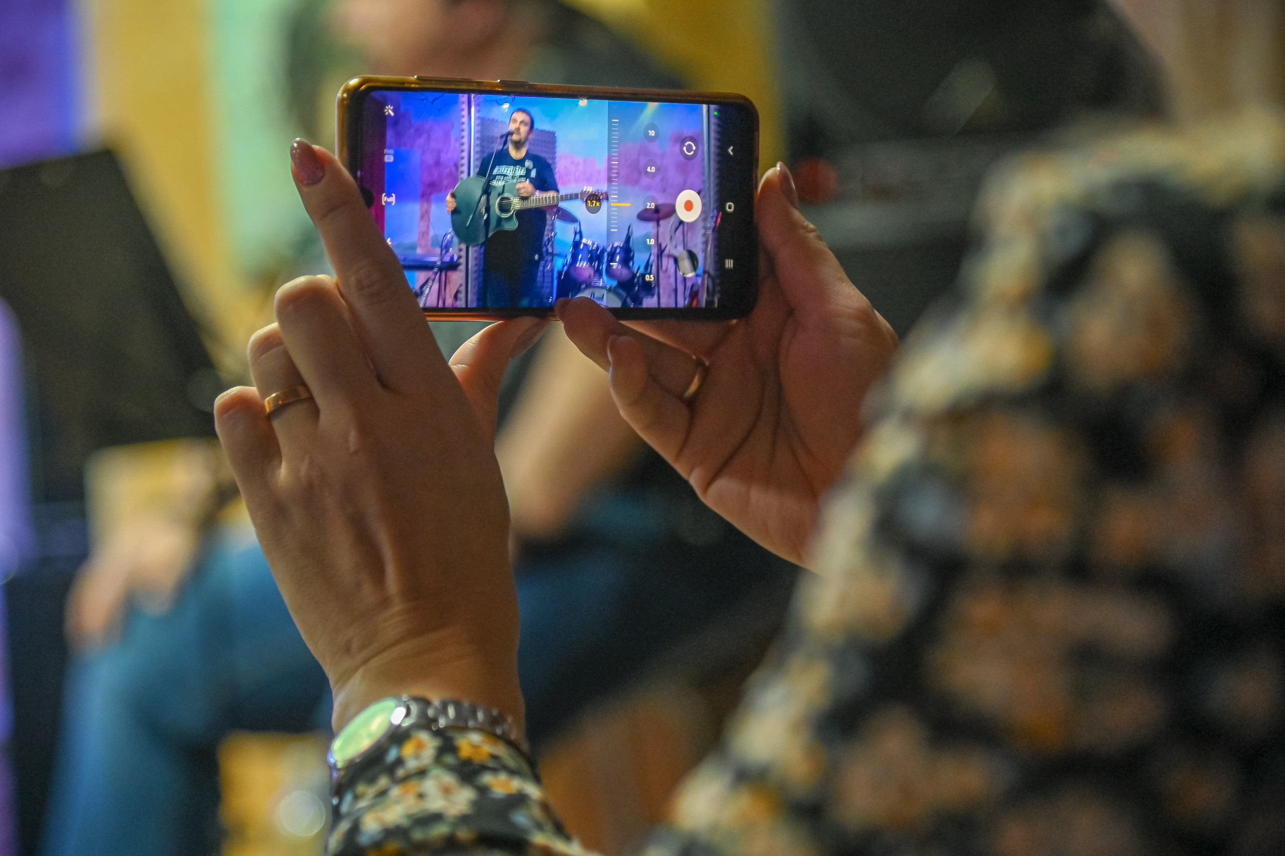 Творческий вечер Михаила Гребенникова в РКС «БАZА 24». Репортажный профессиональный фотограф-любитель