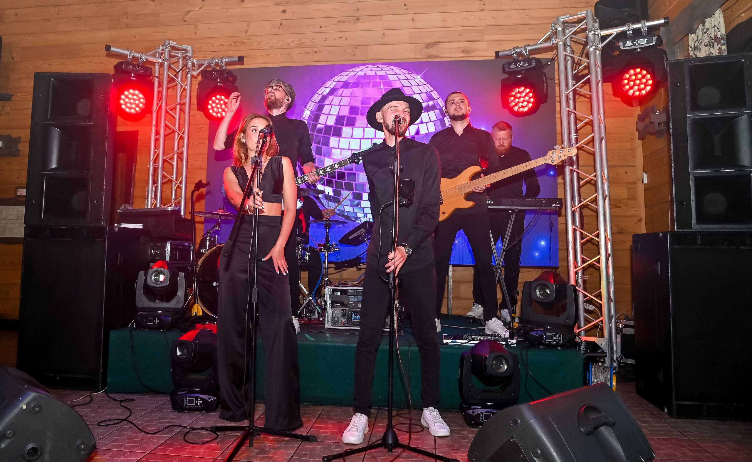 Кавер-группа «Алые паруса» Кемерово. Репортажный профессиональный фотограф-любитель