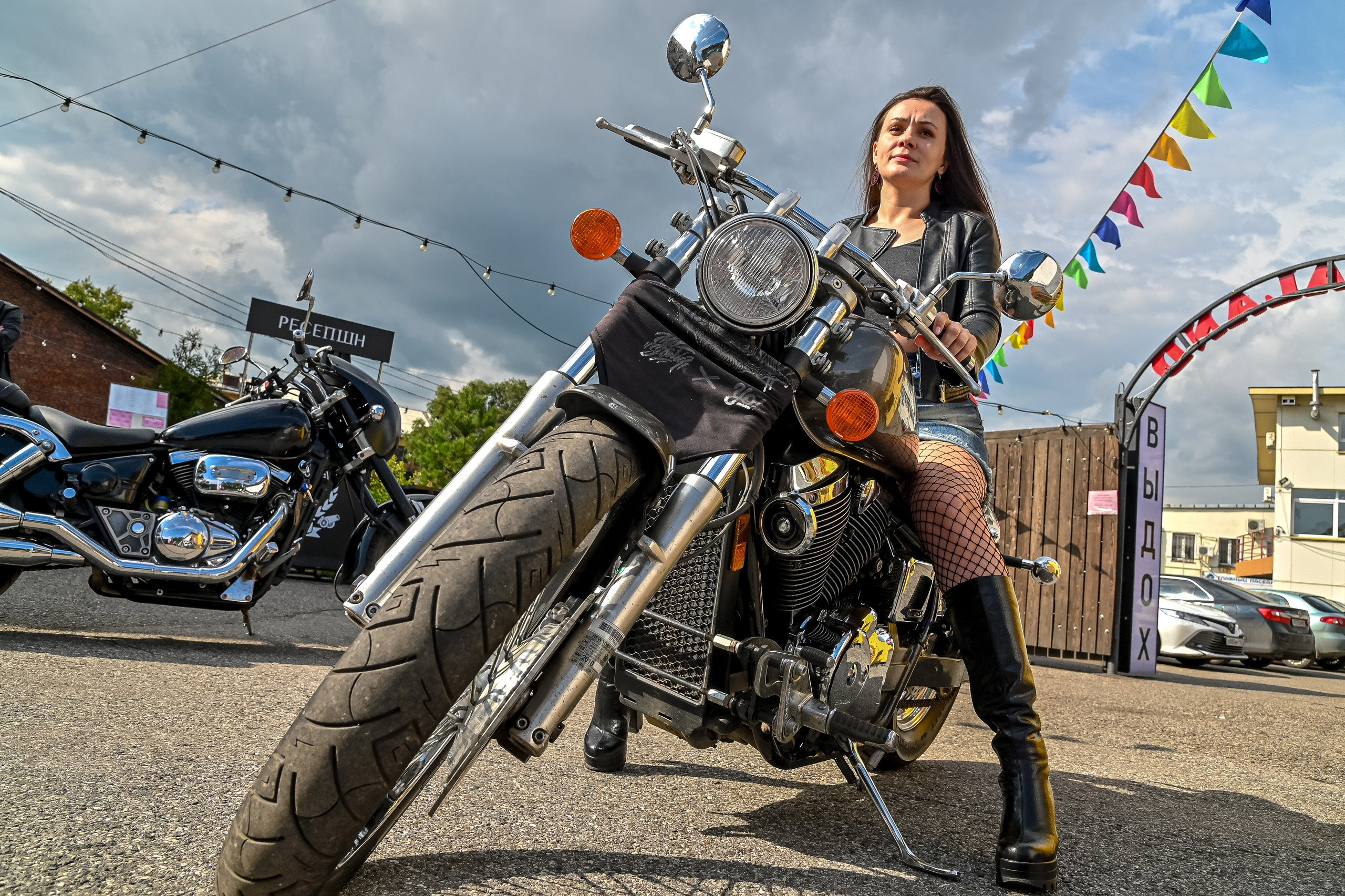 Мутные типочки на районе… Съемка клипа 21.08.2022. Репортажный профессиональный фотограф-любитель