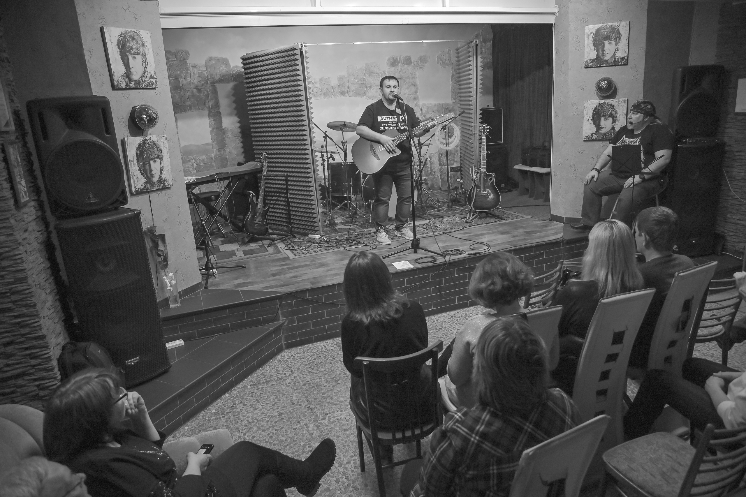 Творческий вечер Михаила Гребенникова в РКС «БАZА 24». Репортажный профессиональный фотограф-любитель