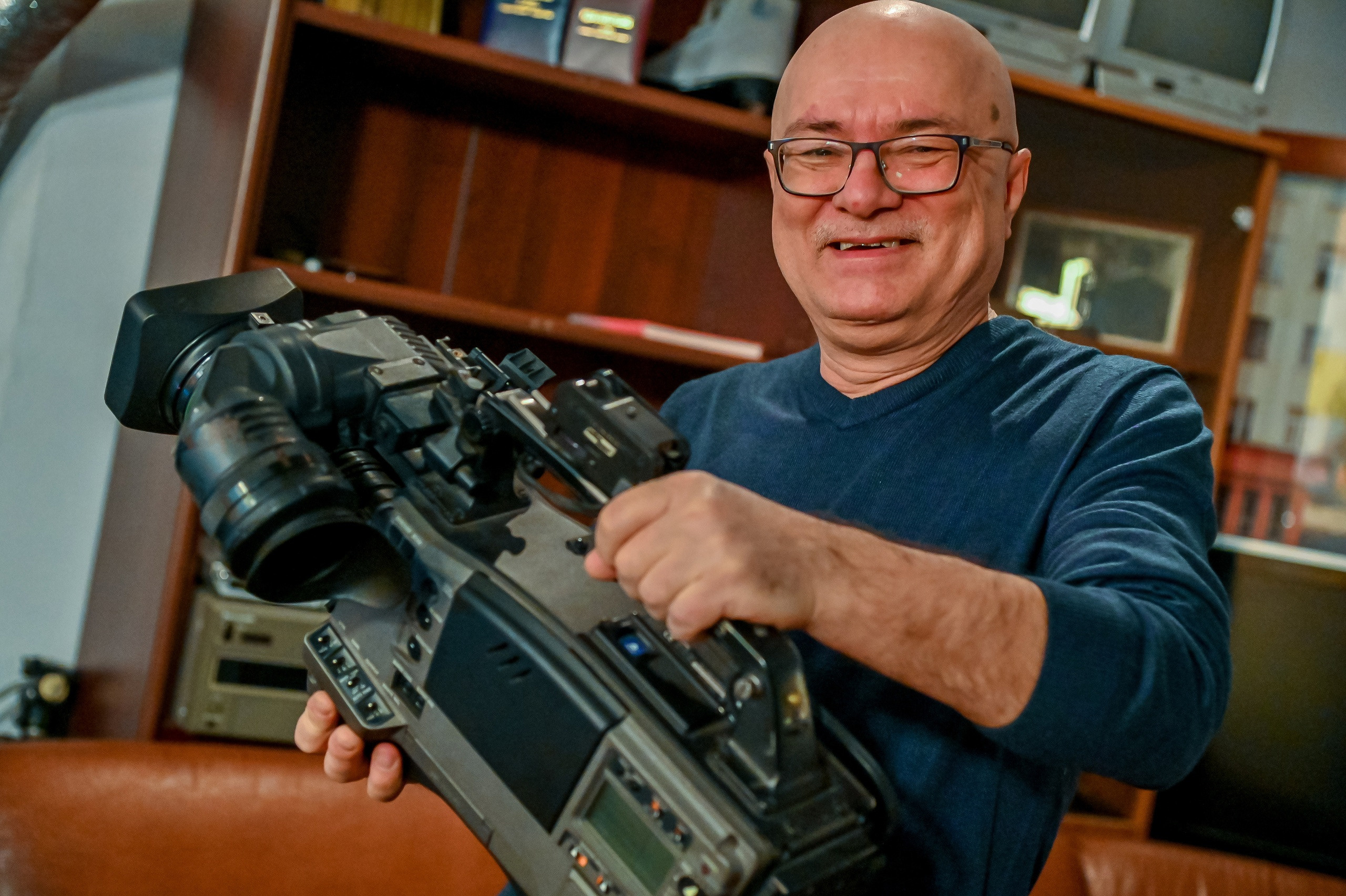 Самое время. Утро! Запись программы 19.12.2022. Репортажный профессиональный фотограф-любитель