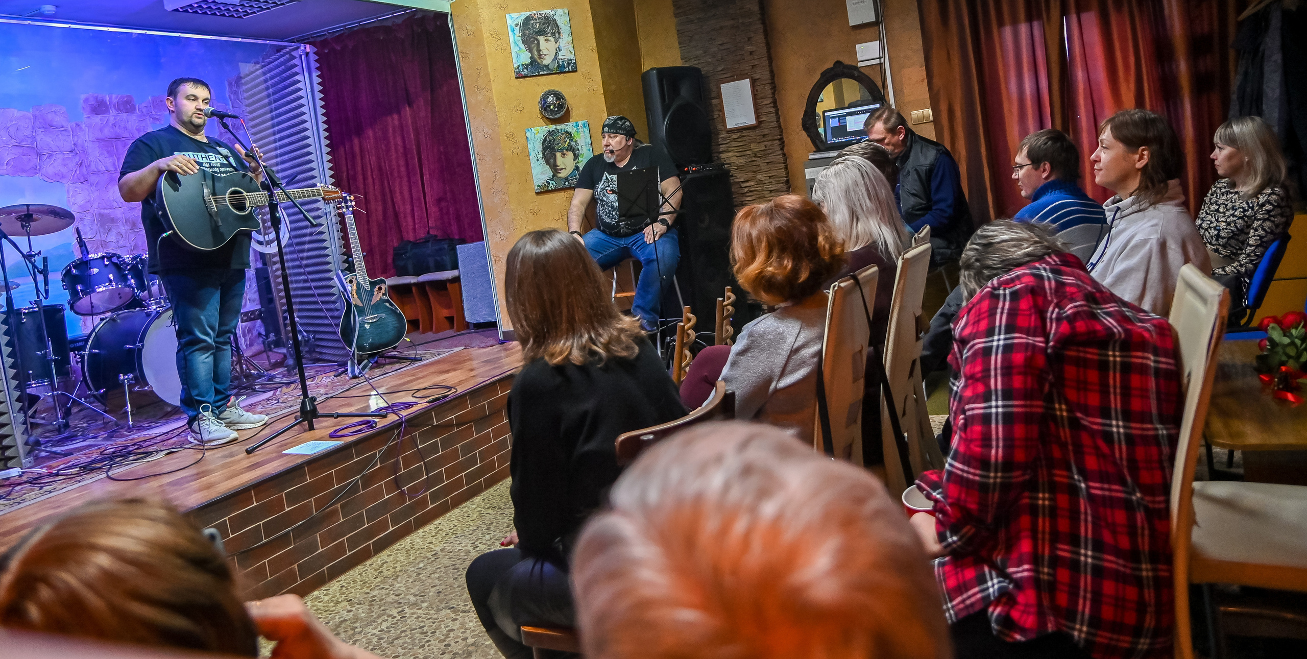 Творческий вечер Михаила Гребенникова в РКС «БАZА 24». Репортажный профессиональный фотограф-любитель