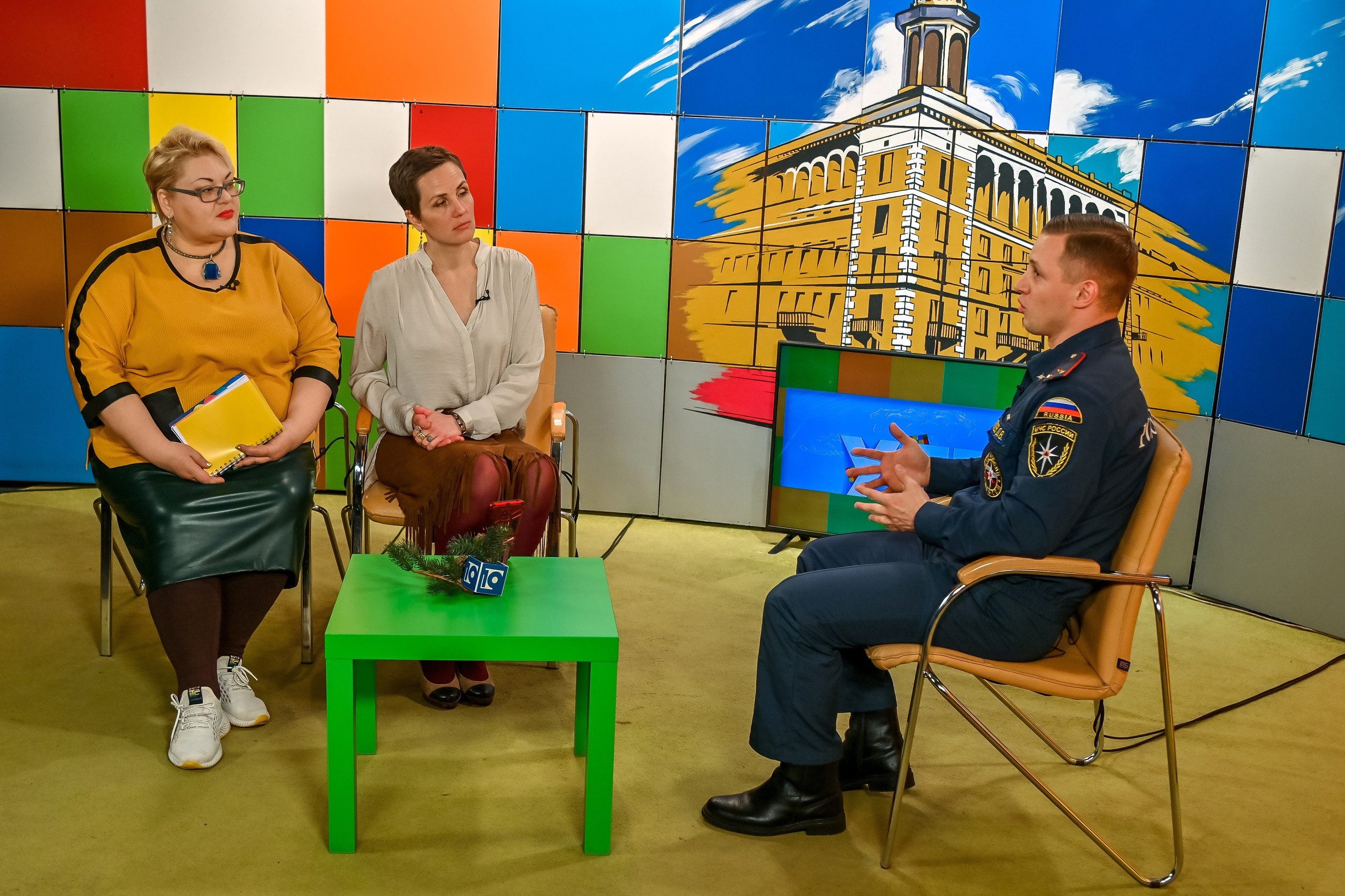 Самое время. Утро! Запись программы 19.12.2022. Репортажный профессиональный фотограф-любитель