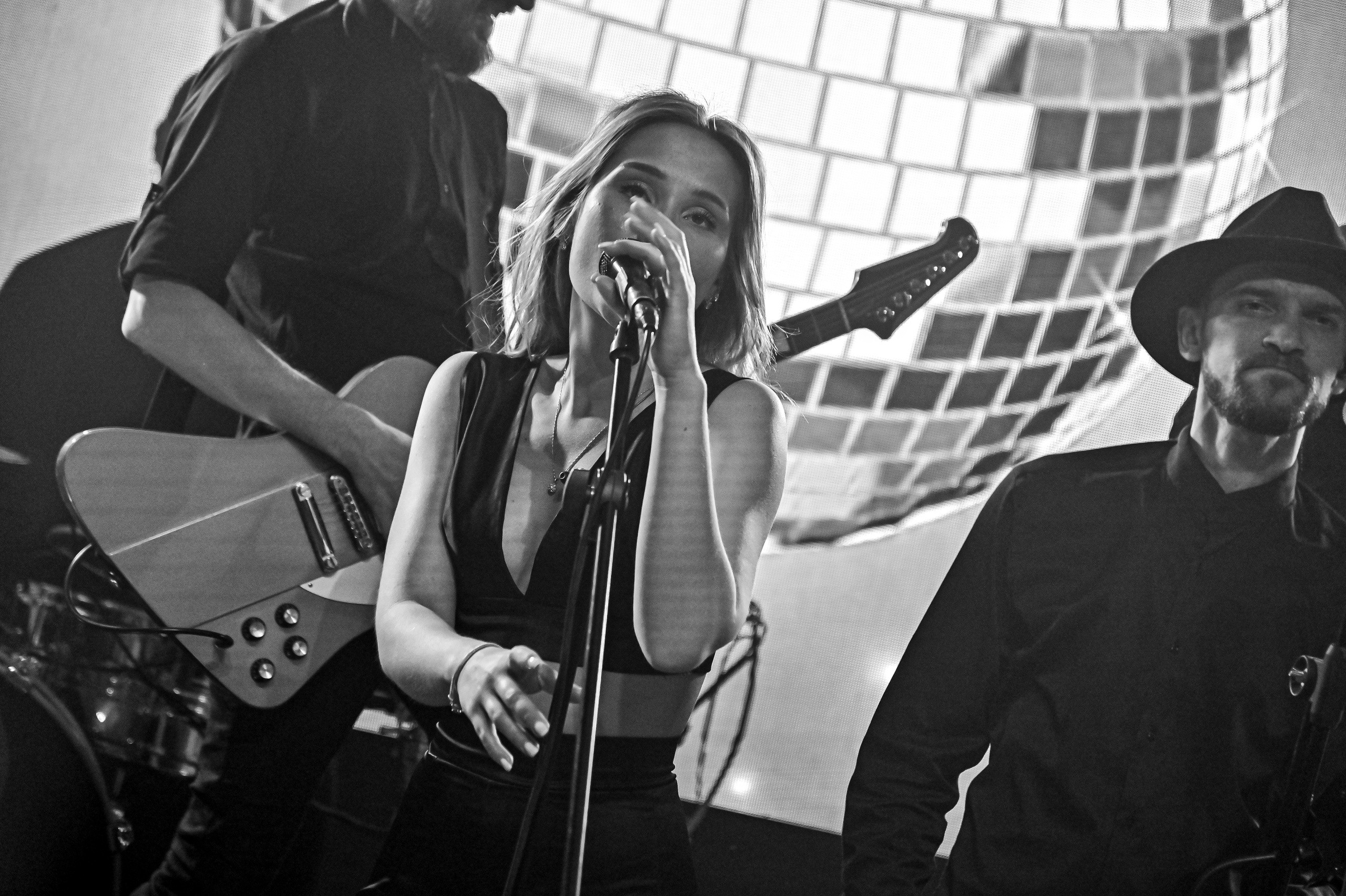 Кавер-группа «Алые паруса» Кемерово. Репортажный профессиональный фотограф-любитель