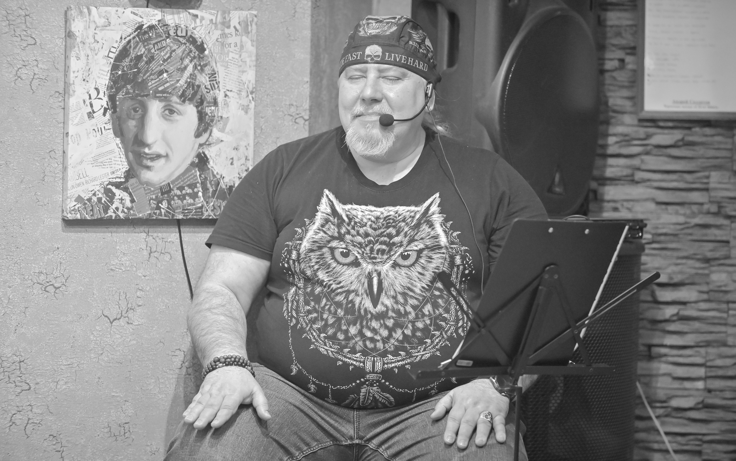 Творческий вечер Михаила Гребенникова в РКС «БАZА 24». Репортажный профессиональный фотограф-любитель