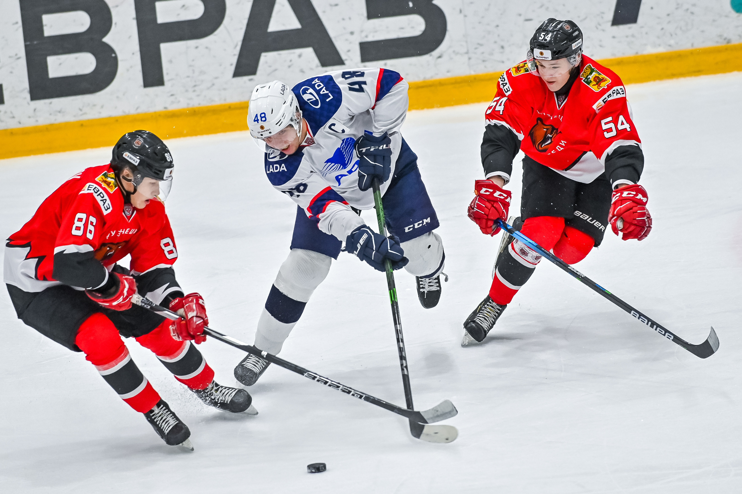 «Кузнецкие Медведи» — «Ладья» 06.01.2023. Репортажный профессиональный фотограф-любитель