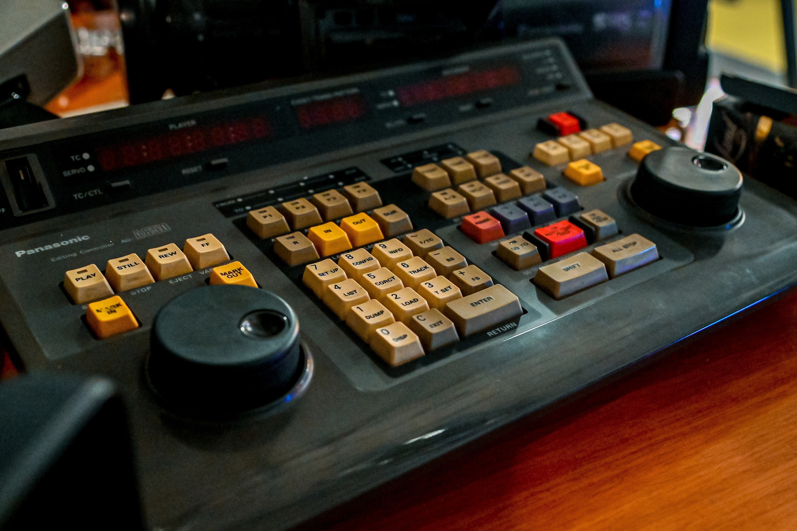 Самое время. Утро! Запись программы 19.12.2022. Репортажный профессиональный фотограф-любитель