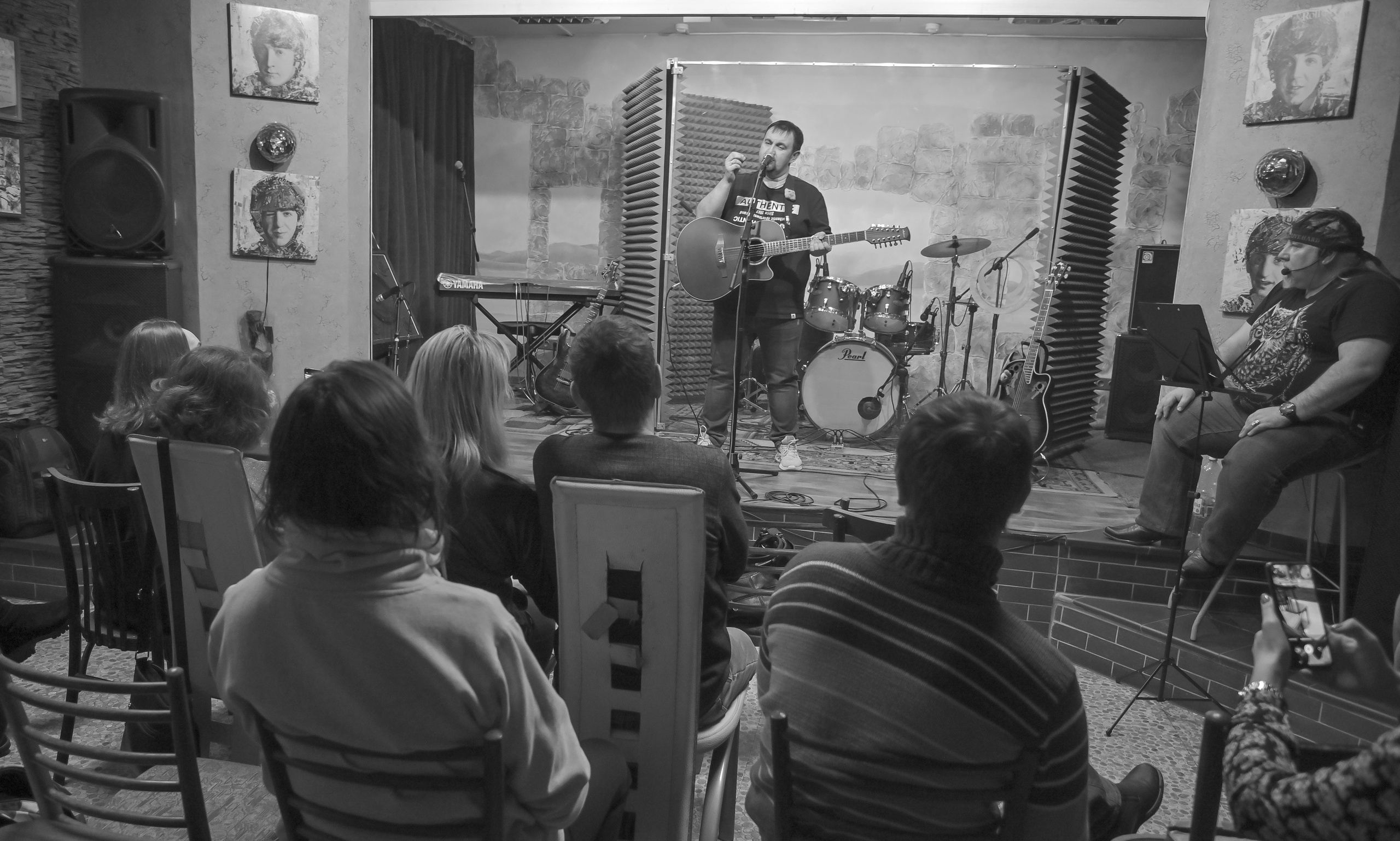 Творческий вечер Михаила Гребенникова в РКС «БАZА 24». Репортажный профессиональный фотограф-любитель