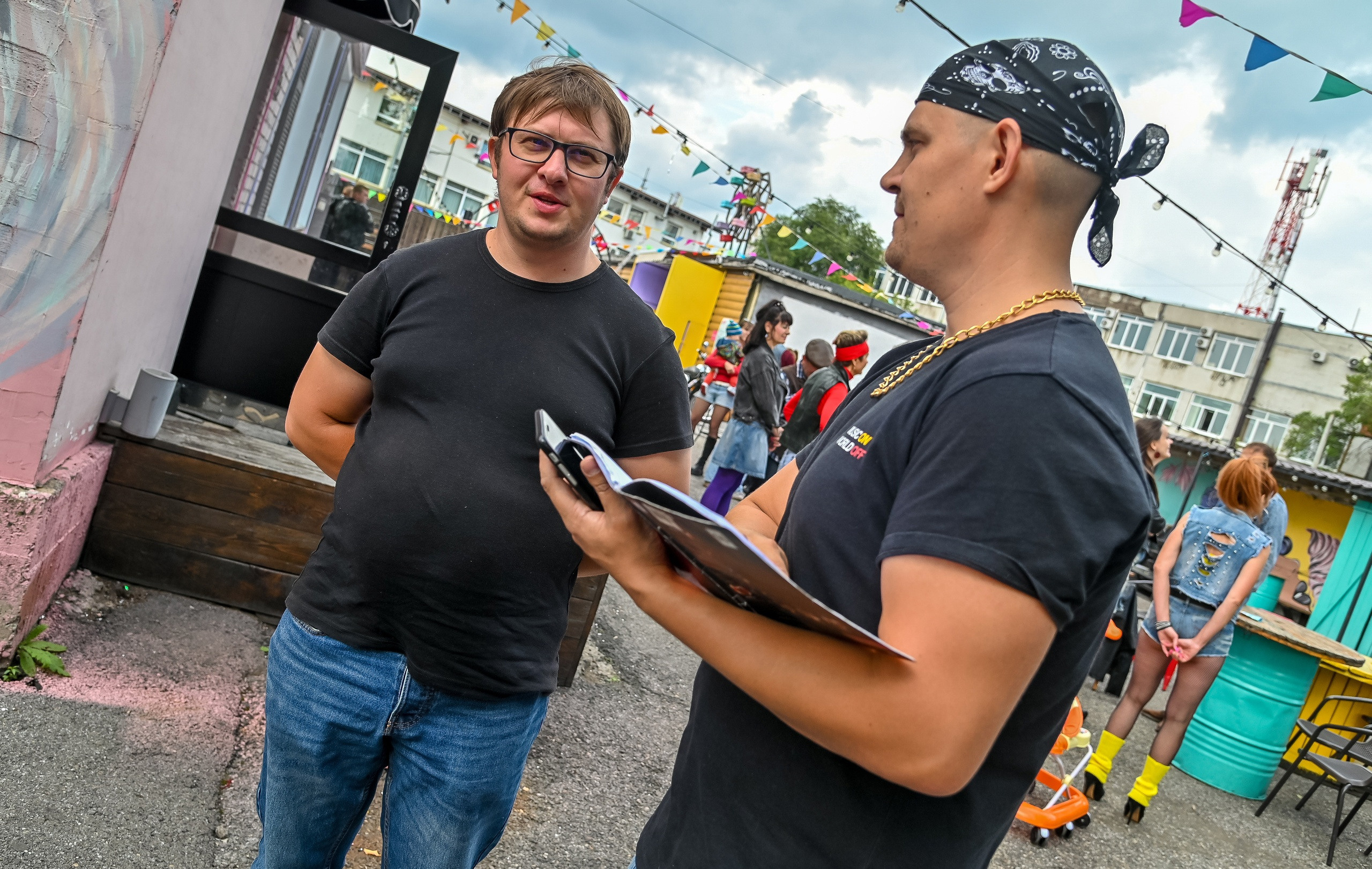 Мутные типочки на районе… Съемка клипа 21.08.2022. Репортажный профессиональный фотограф-любитель