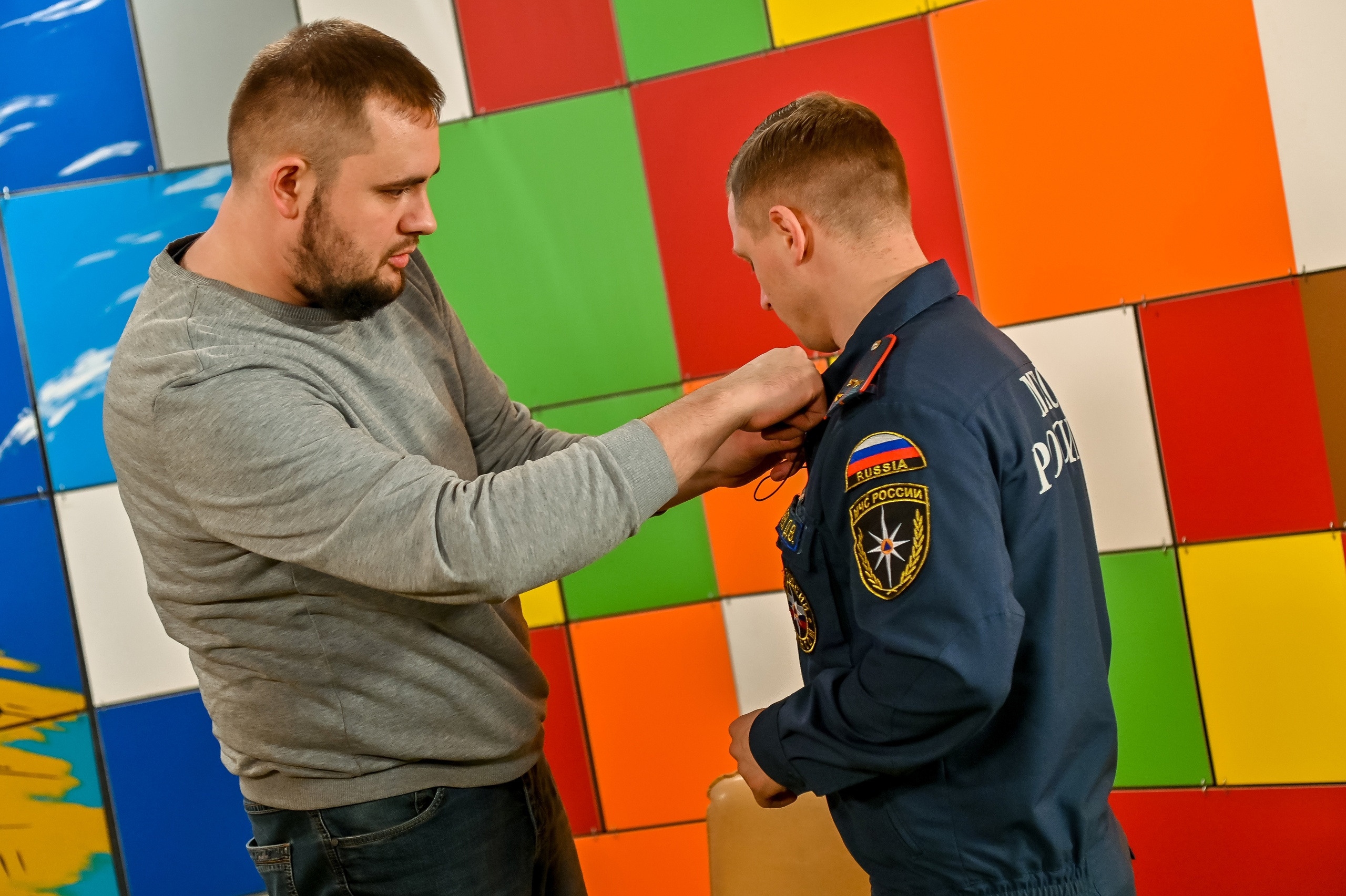 Самое время. Утро! Запись программы 19.12.2022. Репортажный профессиональный фотограф-любитель