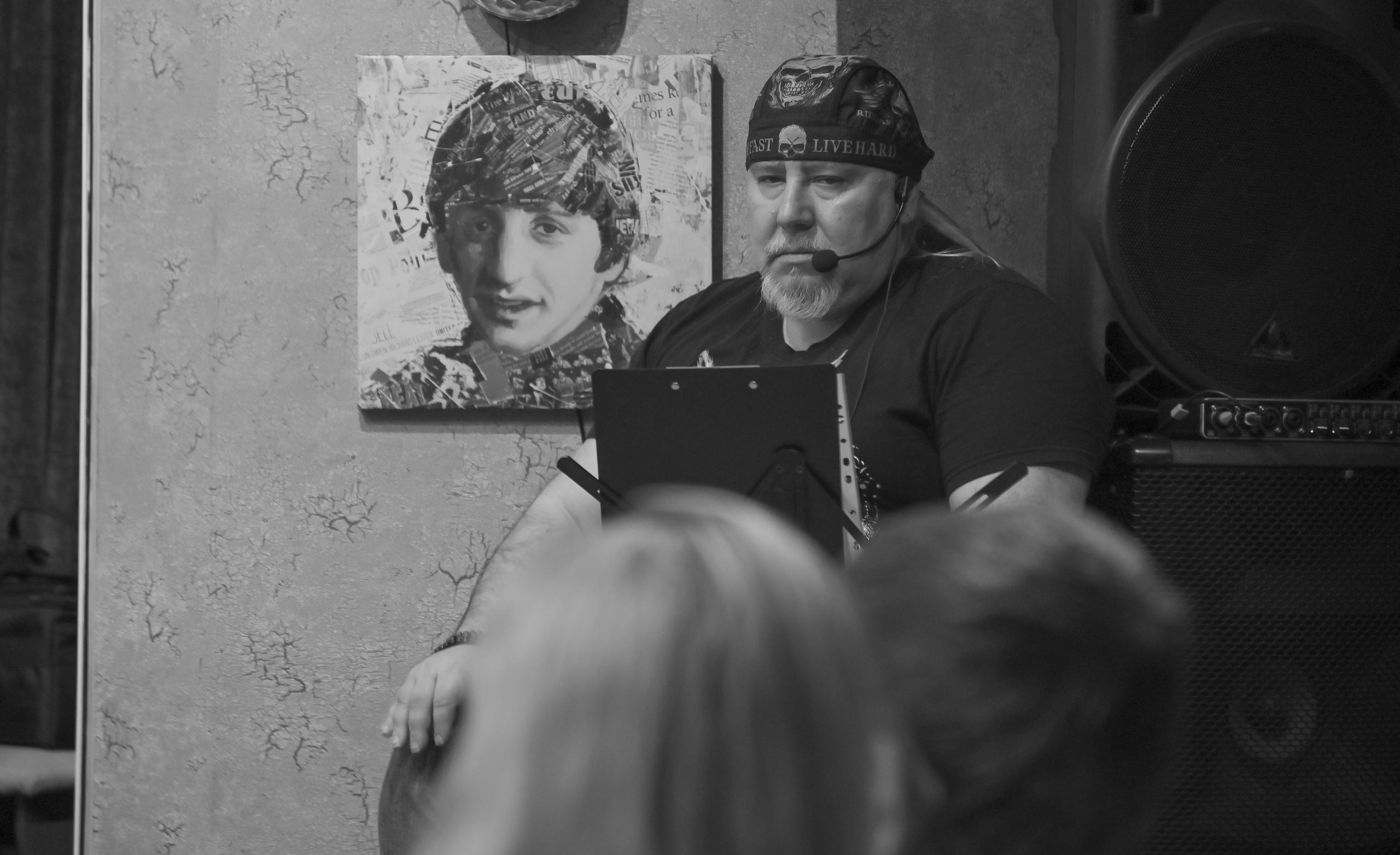 Творческий вечер Михаила Гребенникова в РКС «БАZА 24». Репортажный профессиональный фотограф-любитель