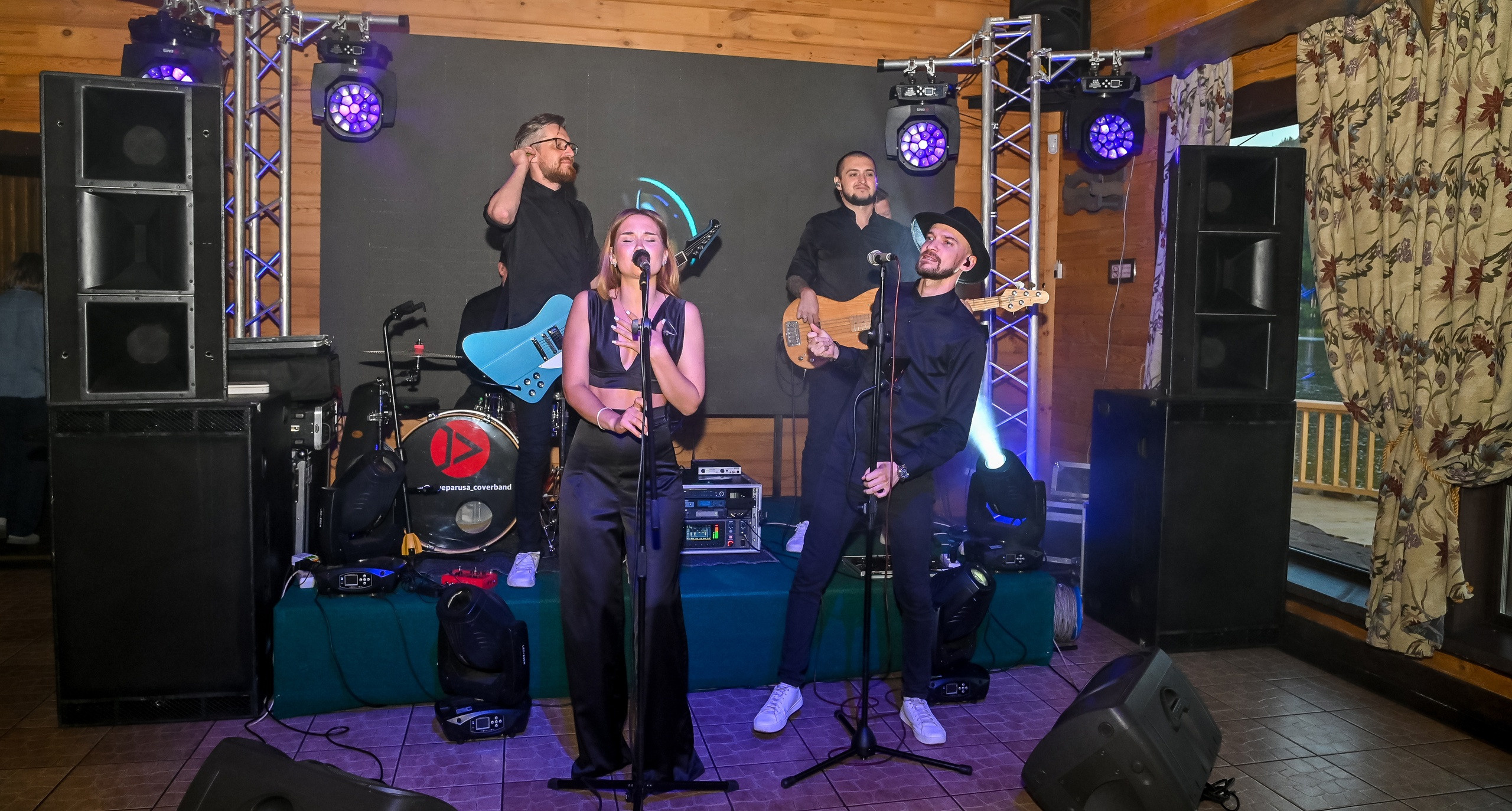 Кавер-группа «Алые паруса» Кемерово. Репортажный профессиональный фотограф-любитель