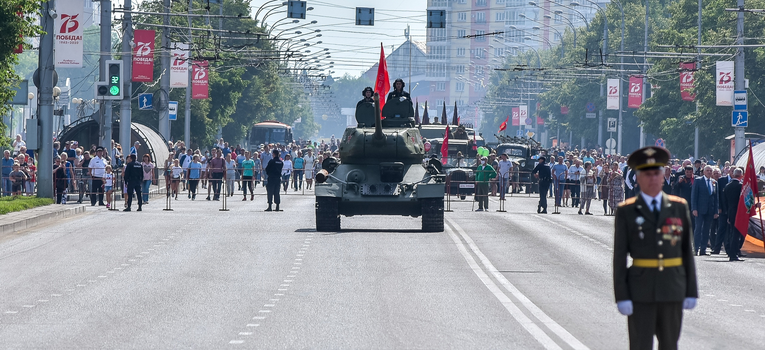 Парад Победы в Новокузнецке 24.06.2020. Репортажный профессиональный фотограф-любитель