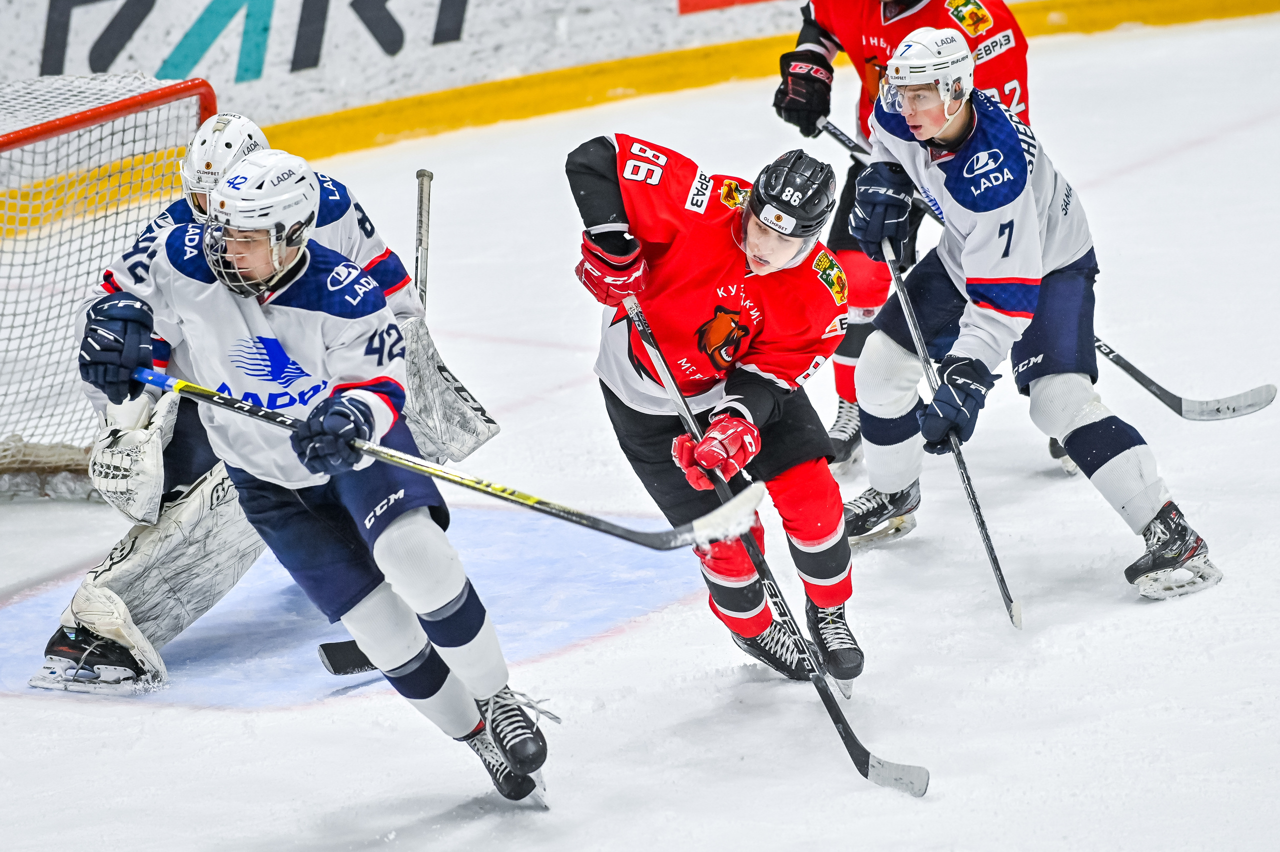 «Кузнецкие Медведи» — «Ладья» 06.01.2023. Репортажный профессиональный фотограф-любитель