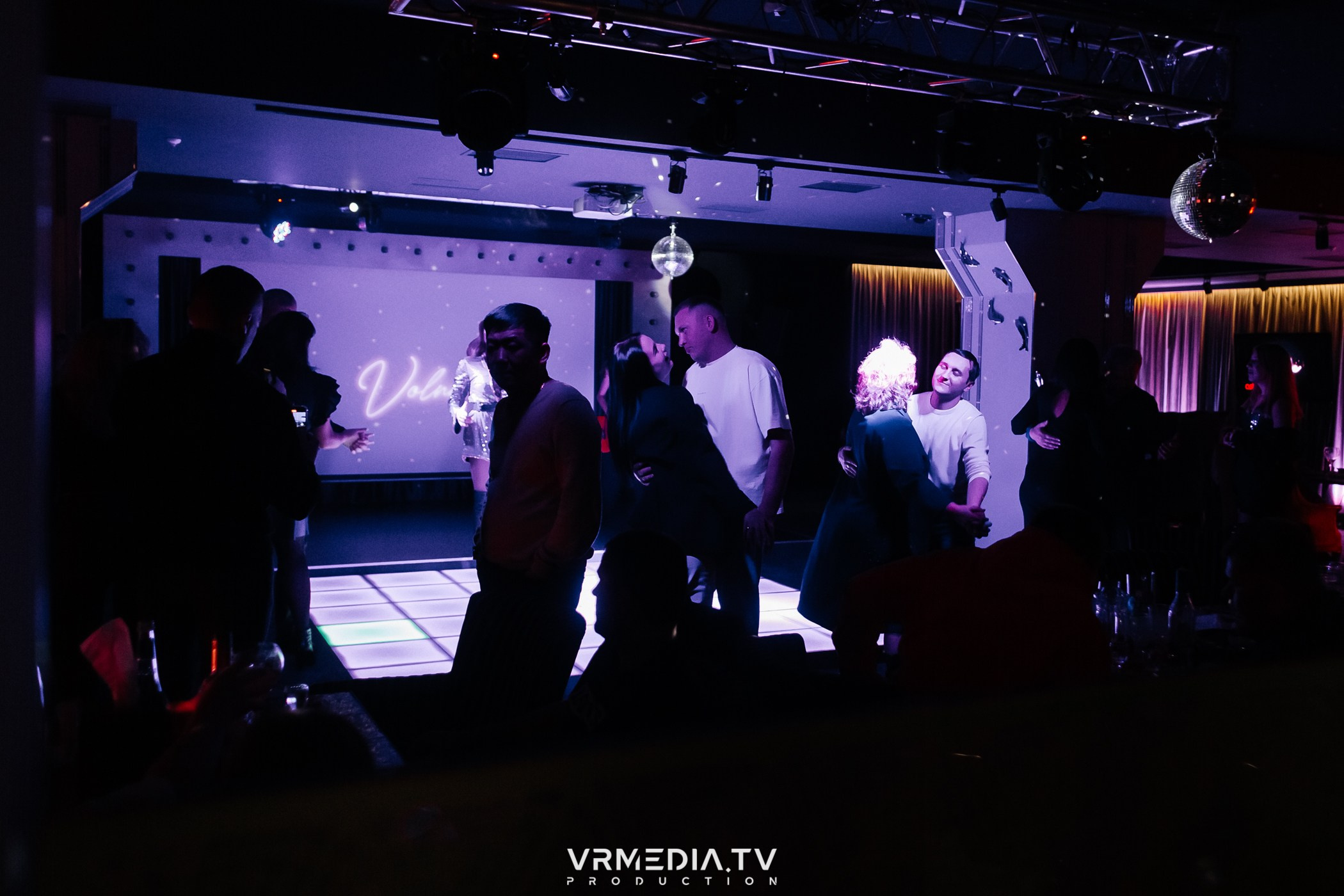 PARODY SHOW в караоке-баре «Volna»