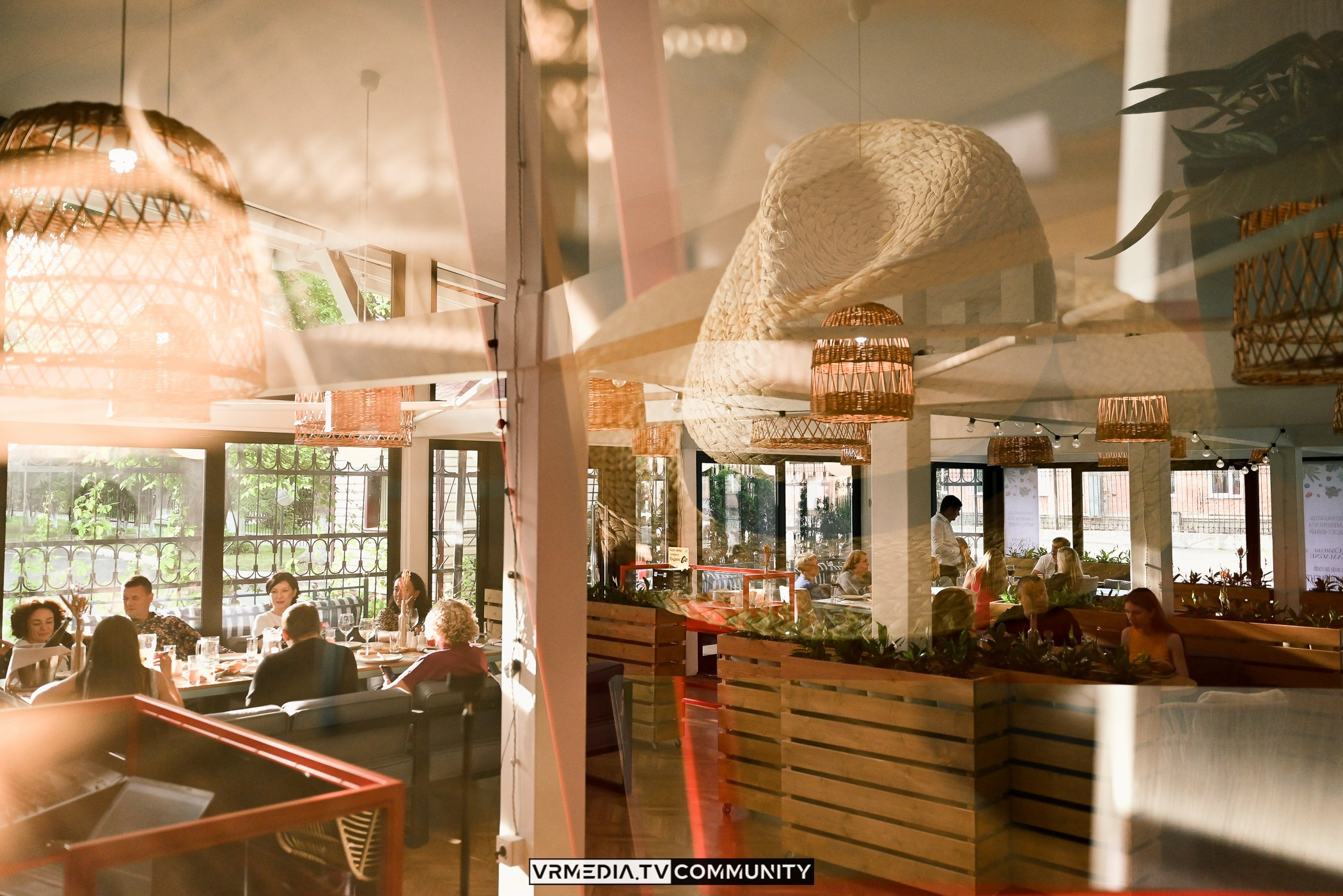 Ресторан «Volna»: Вечер на летней веранде «Хочу на дачу»