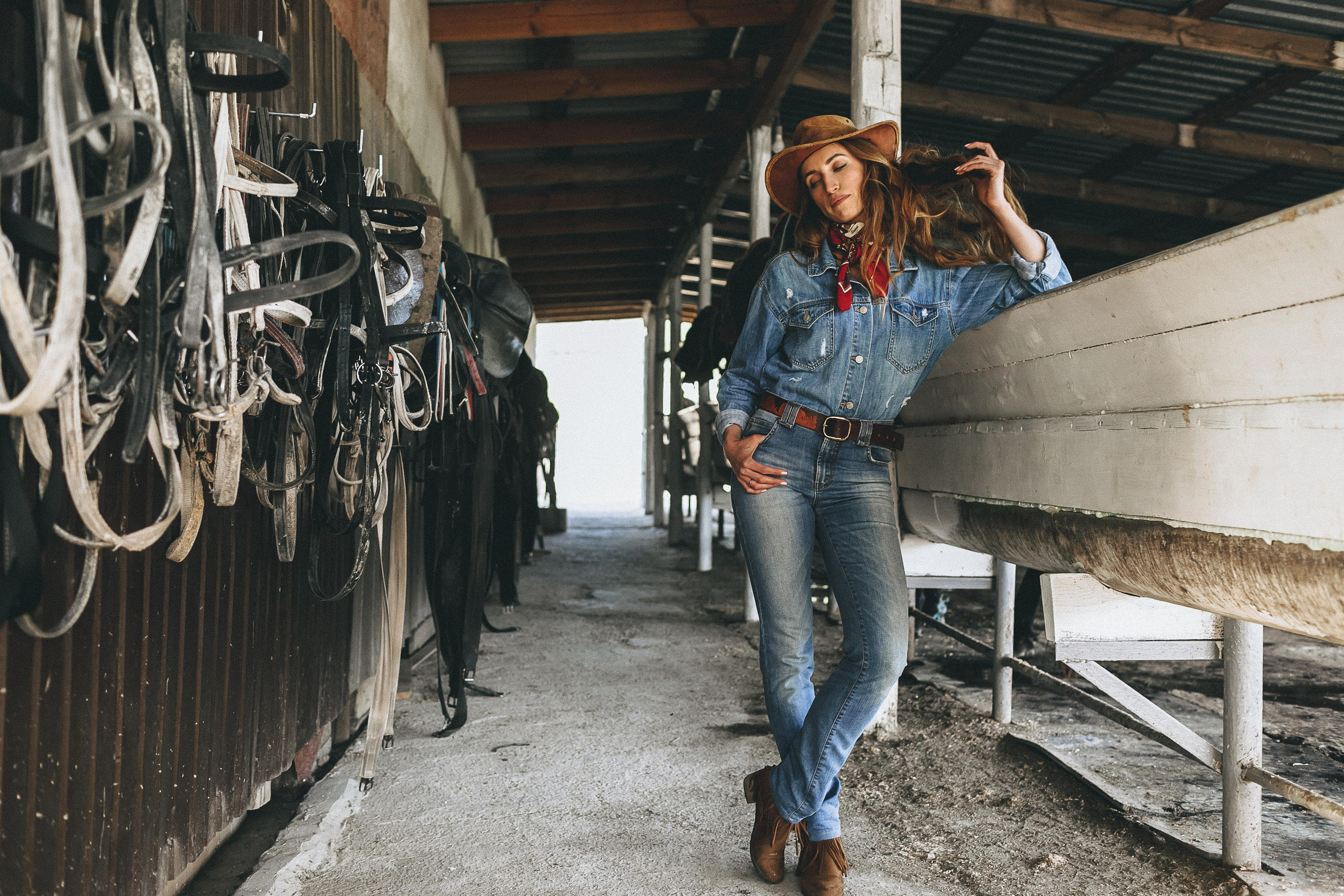 Девушка в образе ковбойши. Крым фото, отдых Крым, Севастополь фото, Свадьба фото, Олег Горбатко