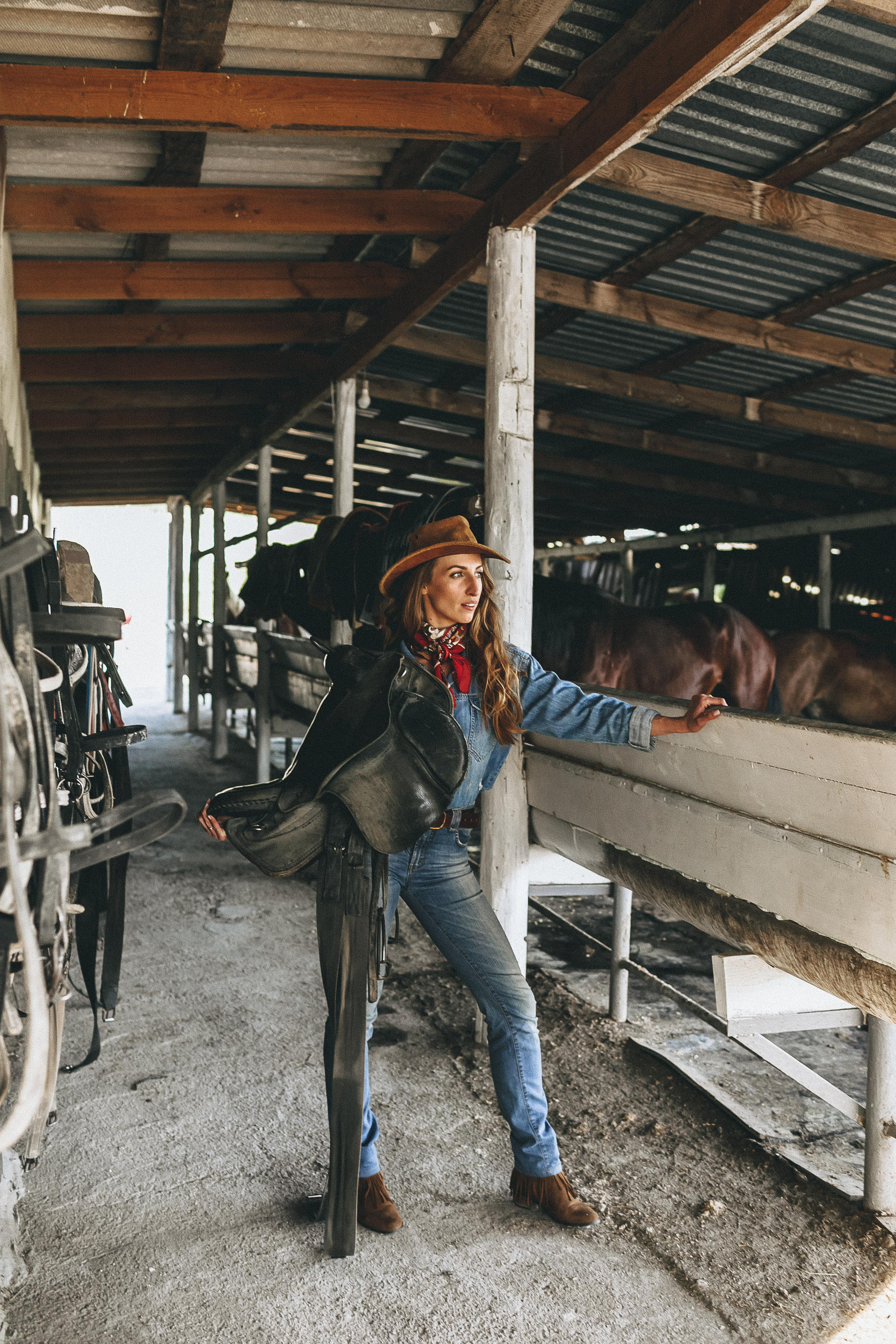 Девушка в образе ковбойши. Крым фото, отдых Крым, Севастополь фото, Свадьба фото, Олег Горбатко