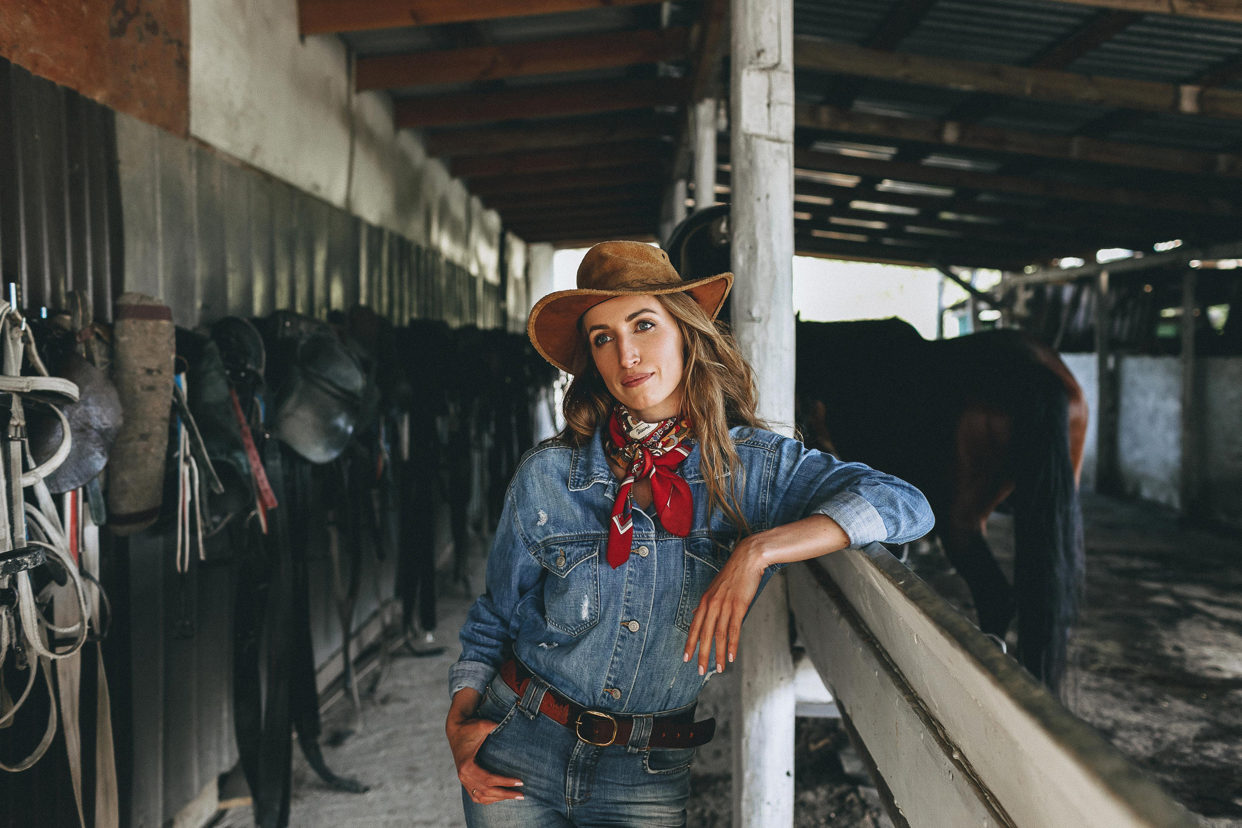 Девушка в образе ковбойши. Крым фото, отдых Крым, Севастополь фото, Свадьба фото, Олег Горбатко