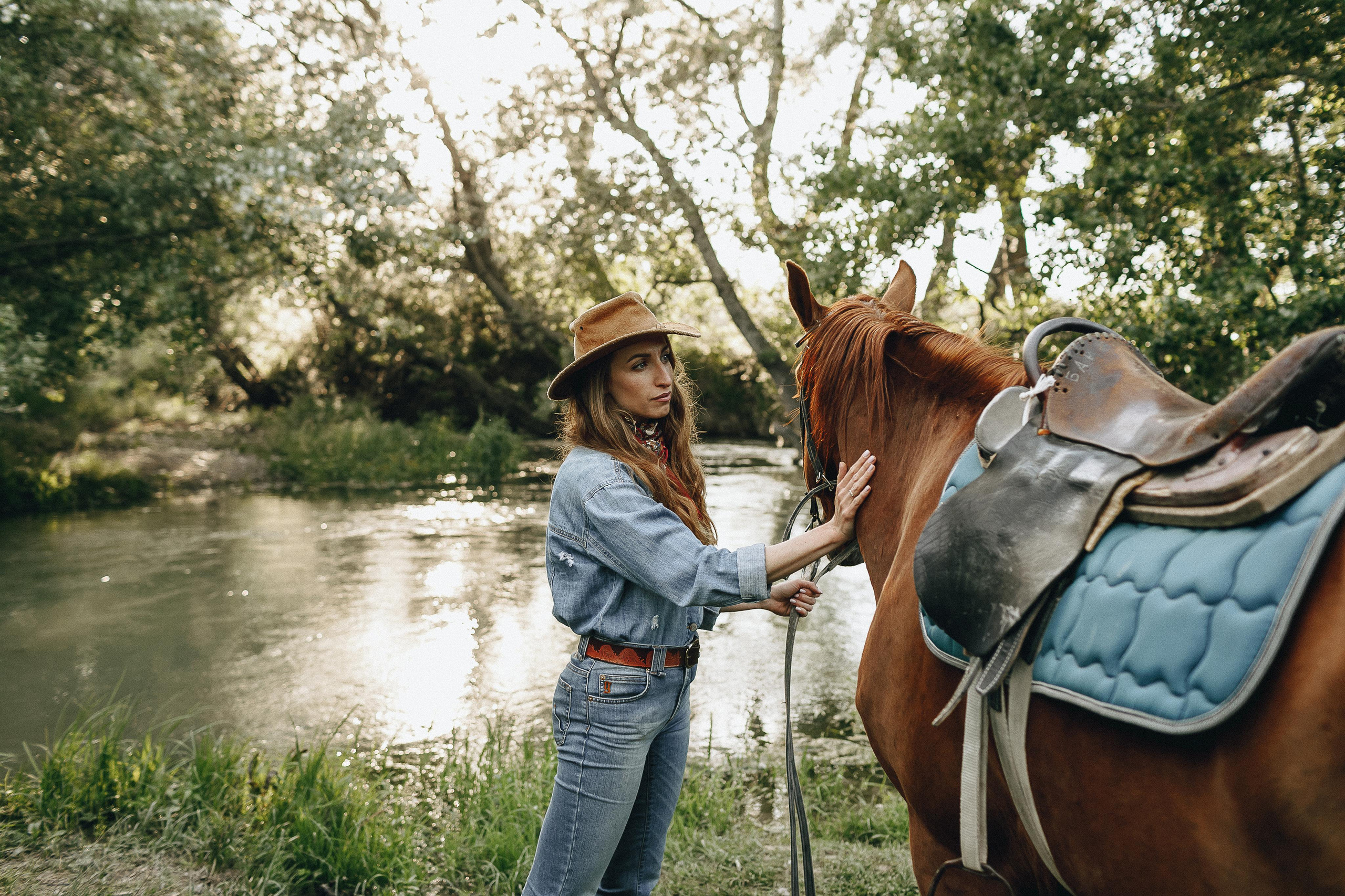 Девушка в образе ковбойши. Крым фото, отдых Крым, Севастополь фото, Свадьба фото, Олег Горбатко