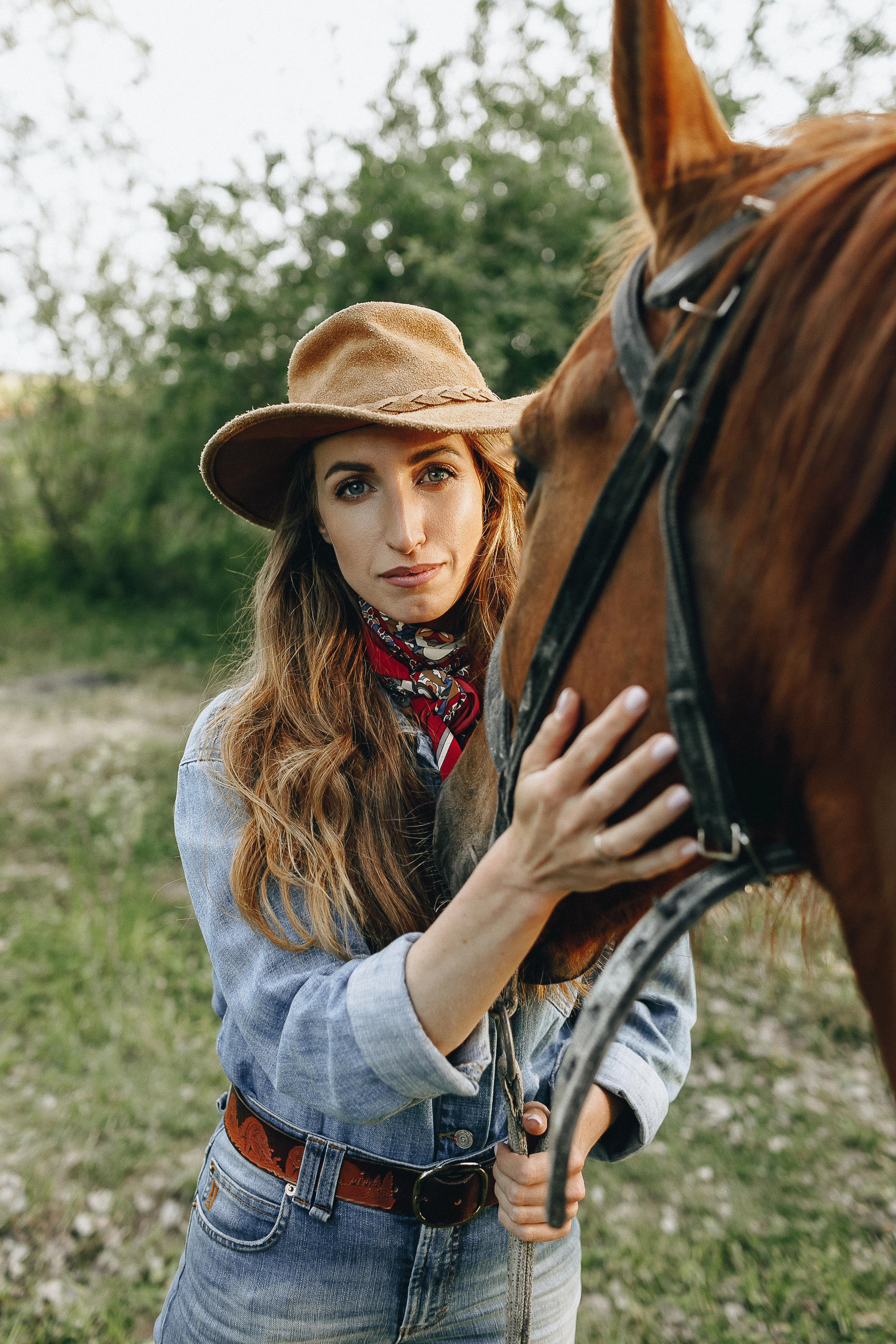 Девушка в образе ковбойши. Крым фото, отдых Крым, Севастополь фото, Свадьба фото, Олег Горбатко