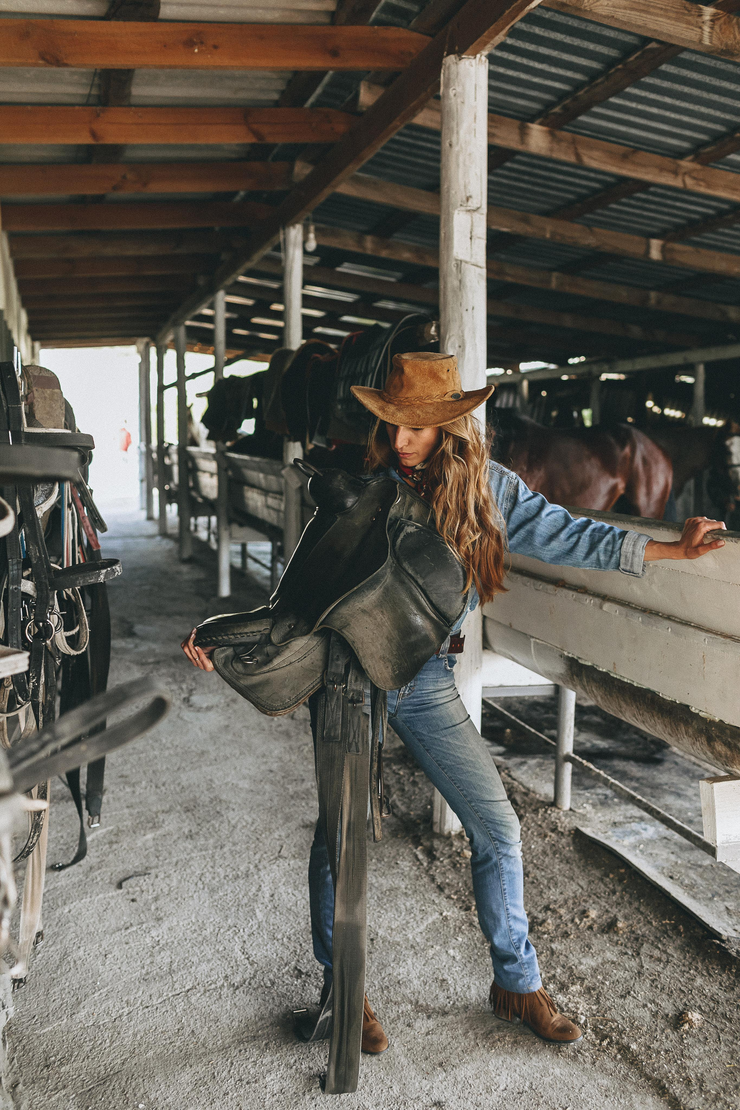 Девушка в образе ковбойши. Крым фото, отдых Крым, Севастополь фото, Свадьба фото, Олег Горбатко