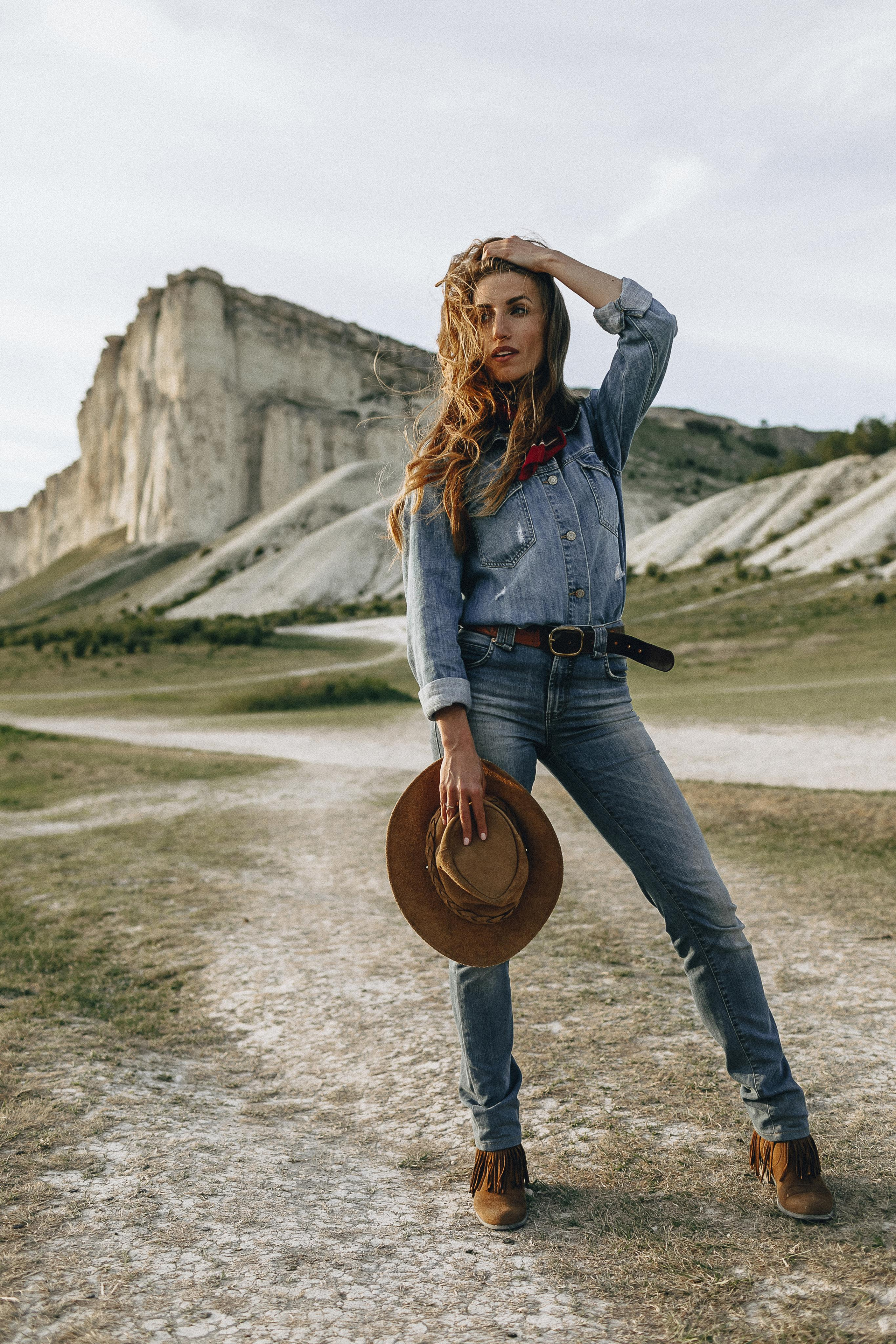 Девушка в образе ковбойши. Крым фото, отдых Крым, Севастополь фото, Свадьба фото, Олег Горбатко