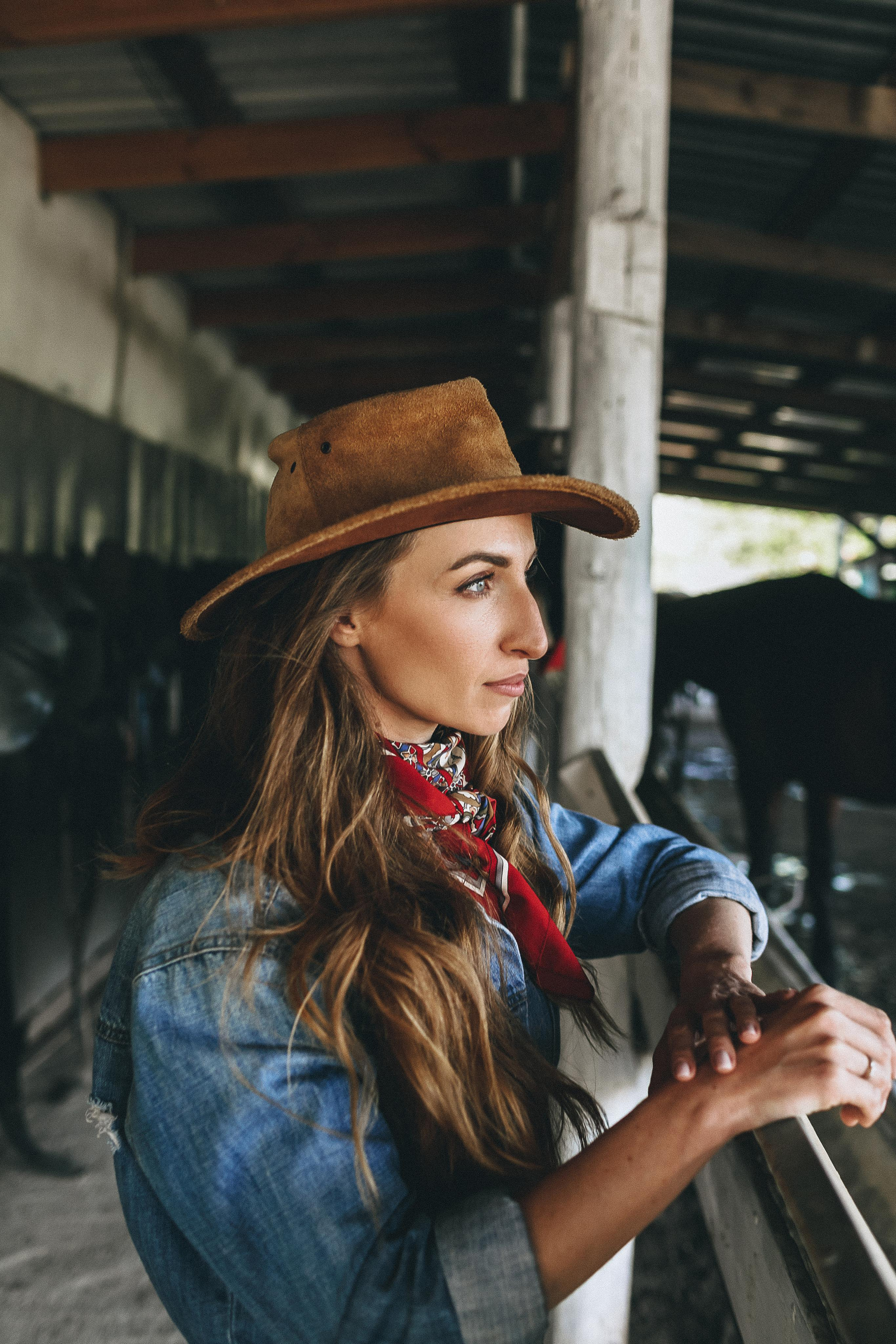 Девушка в образе ковбойши. Крым фото, отдых Крым, Севастополь фото, Свадьба фото, Олег Горбатко