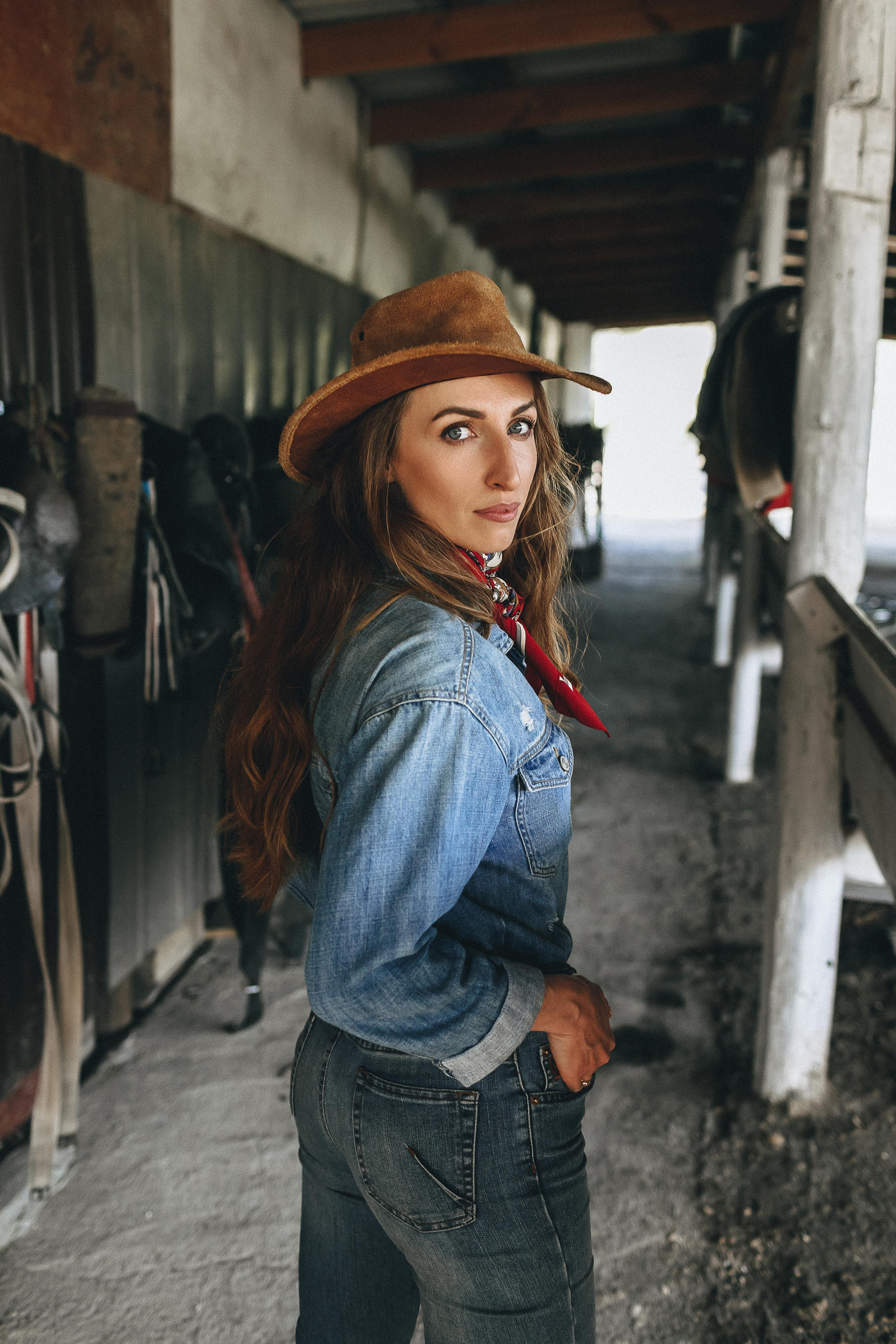 Девушка в образе ковбойши. Крым фото, отдых Крым, Севастополь фото, Свадьба фото, Олег Горбатко