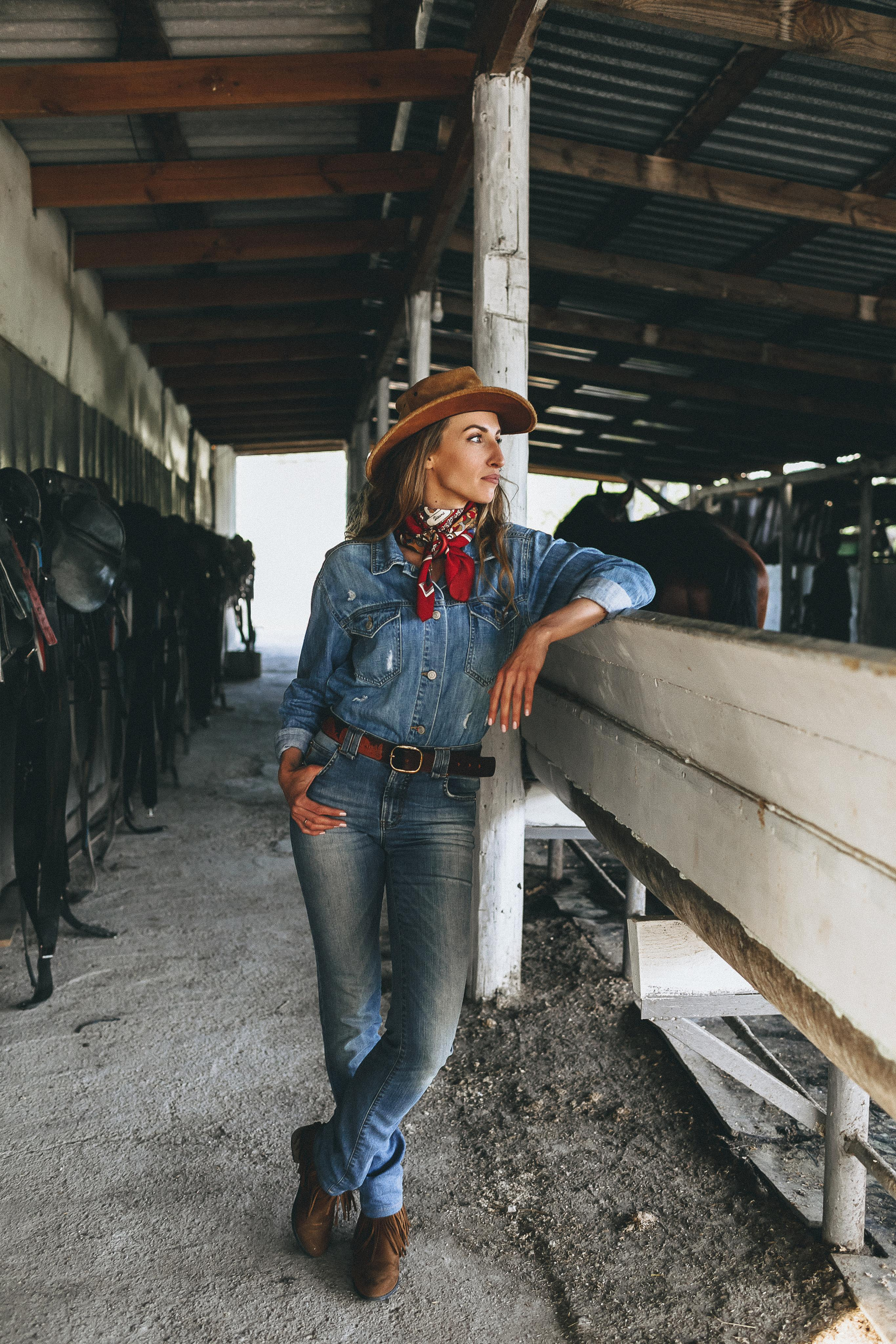 Девушка в образе ковбойши. Крым фото, отдых Крым, Севастополь фото, Свадьба фото, Олег Горбатко