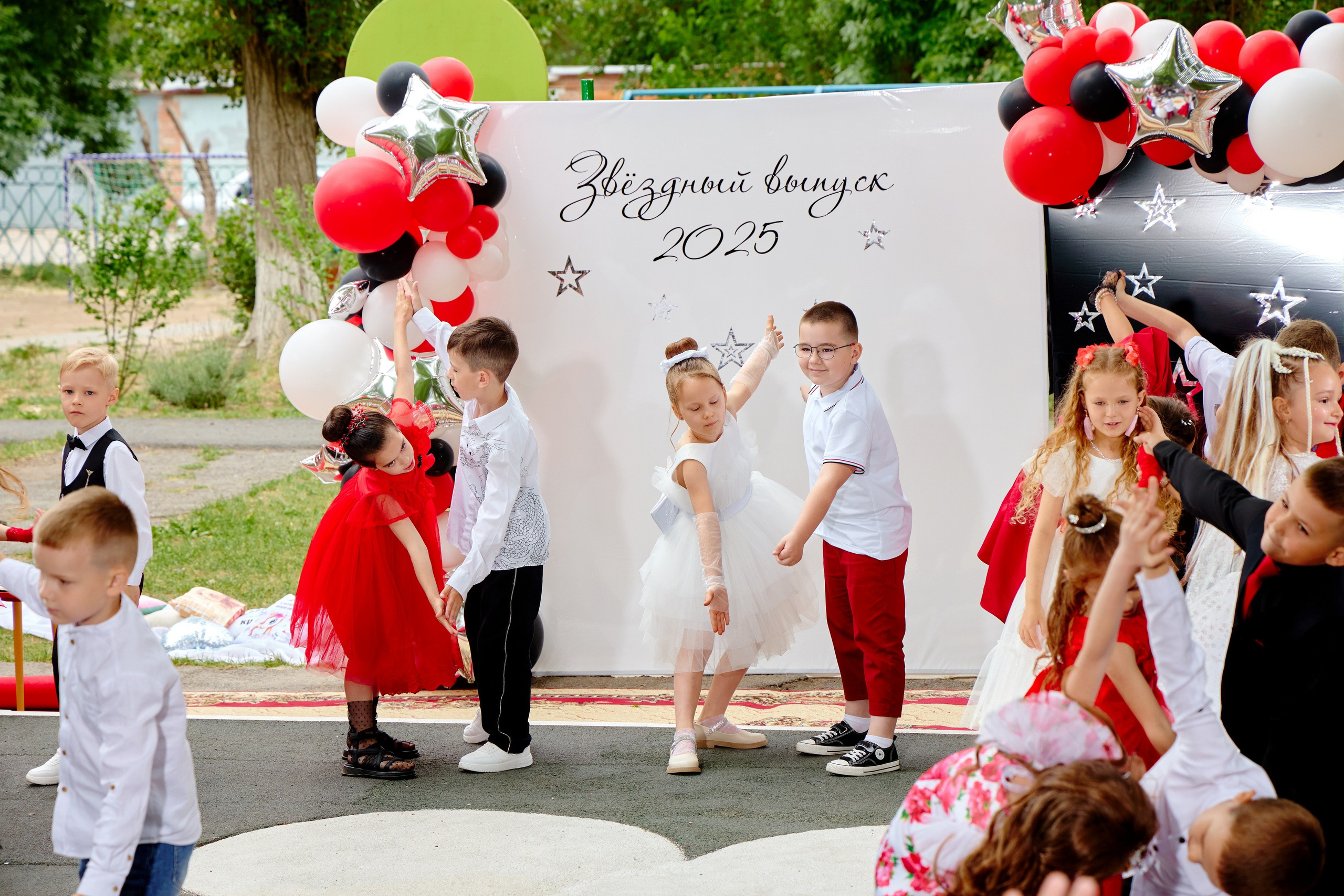 Выпускной 45 сад. Фотограф Выпускные альбомы Таганрог Сергей Коробченко