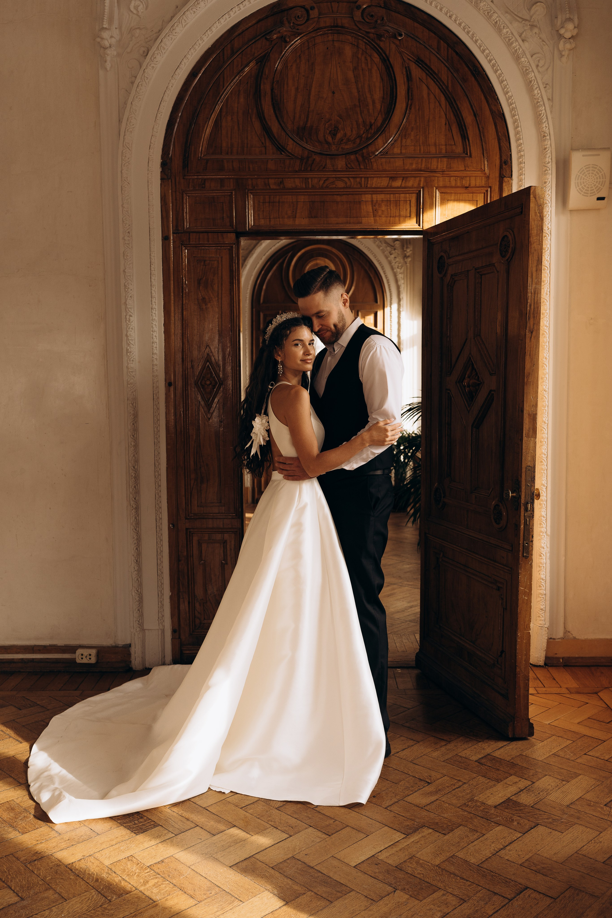 Свадебная фотосессия в библиотеке. Семейный фотограф в Москве Галина Гончар