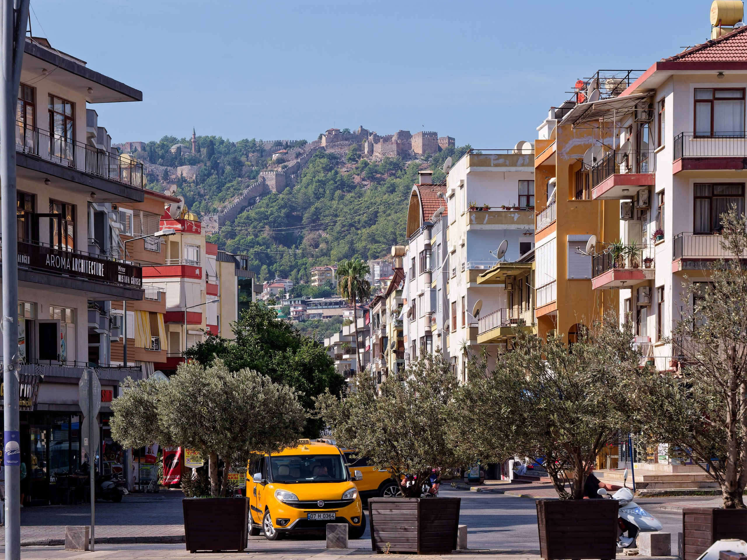 Алания 2025, город, стрит-фото. Избранные фотографии