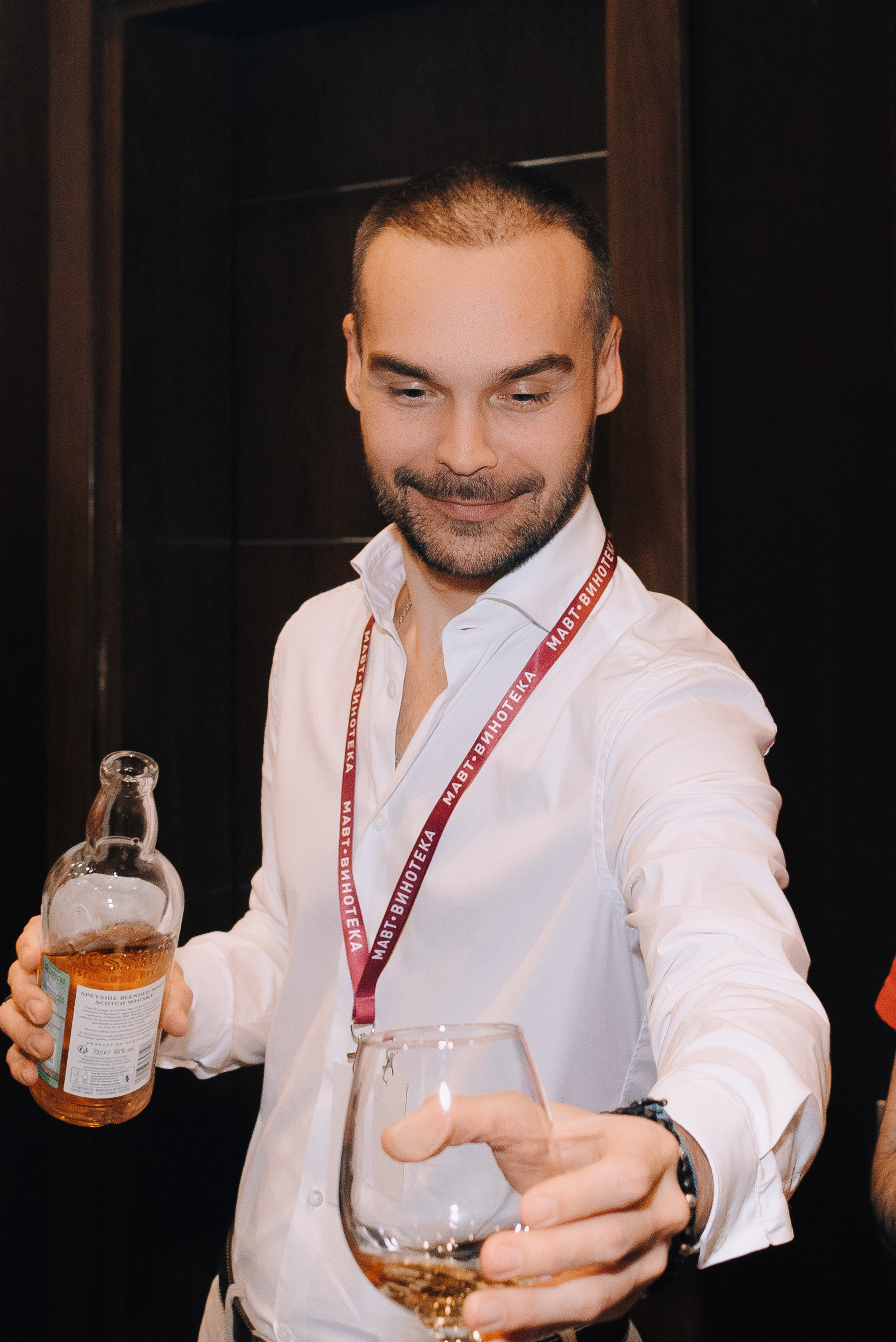 ФЕСТИВАЛЬ ВИНА И КРЕПКИХ НАПИТКОВ МАВТ-ВИНОТЕКА. Репортажный фотограф Зуев Роман г. Челябинск