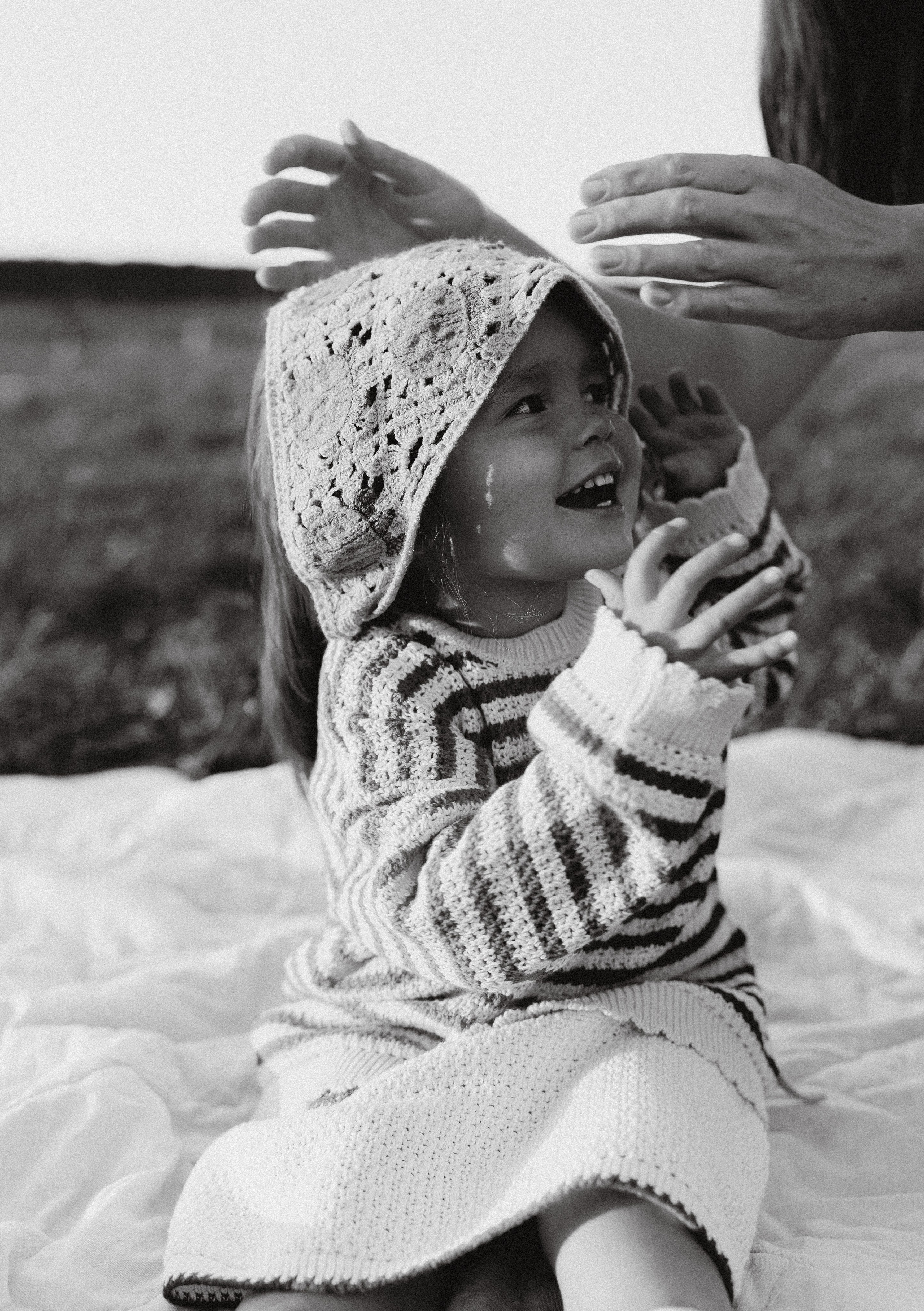 Мама с дочкой. Локация: холмы на закате. Семейный и домашний фотограф в Уфе Ирина Гарасюта