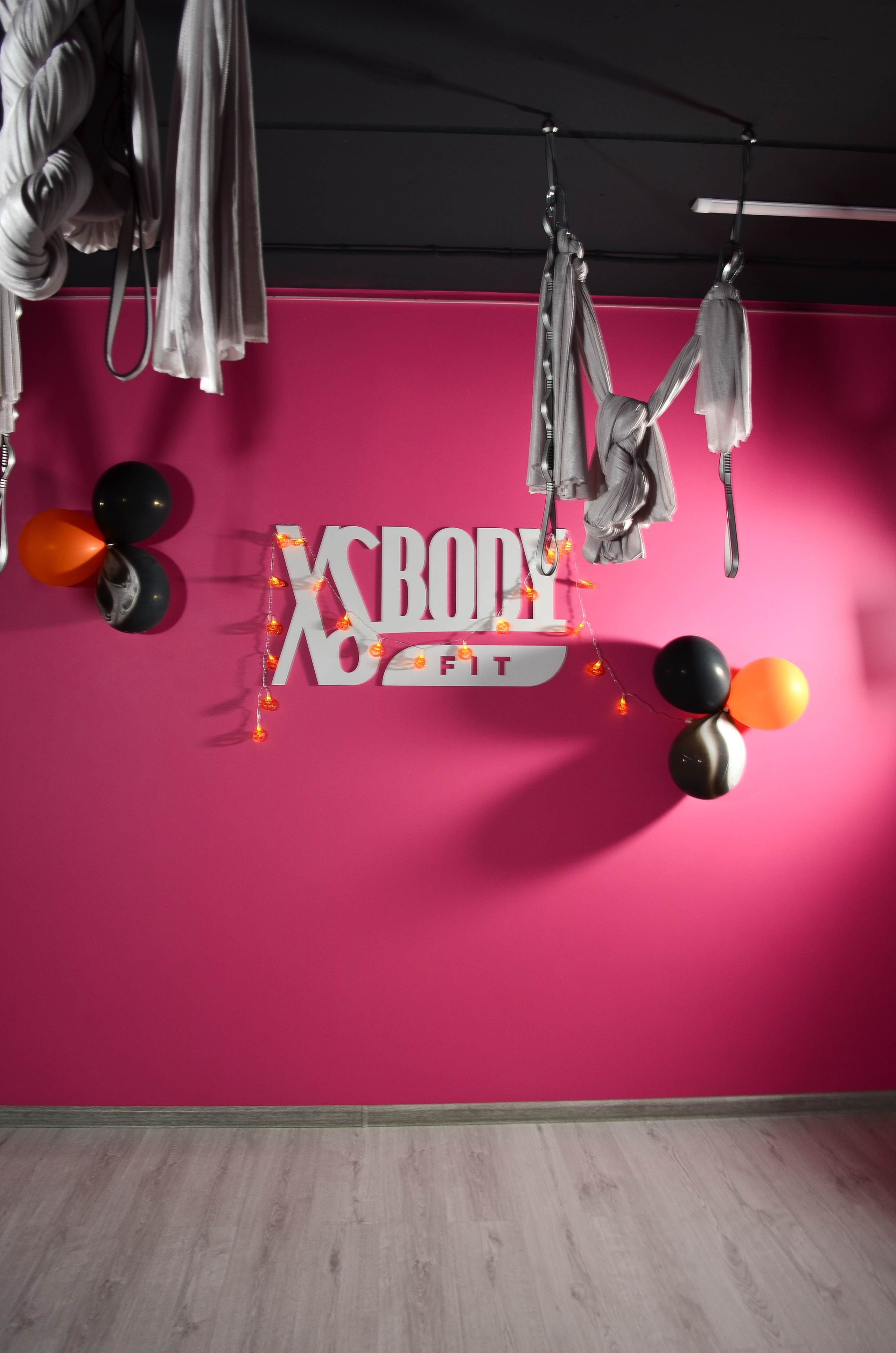 Фоторепортаж мероприятия в фитнес-клубе. Денисова Аля — фотограф для парных съемок и индивидуальных историй в Барнауле