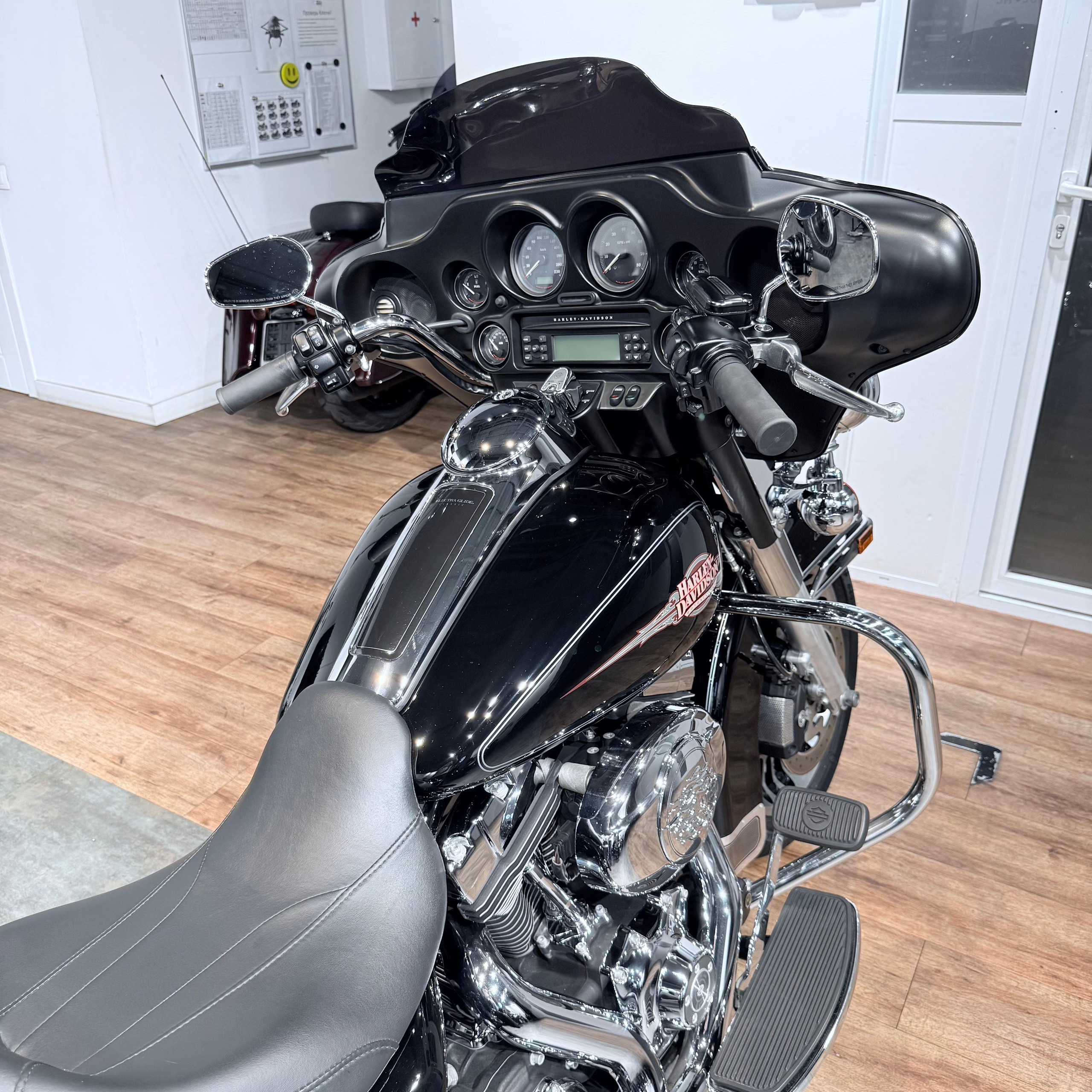 2010 Street Glide АВS Vivid Вlаck. Hello Davidson, Москва. Только хорошие мотоциклы…
