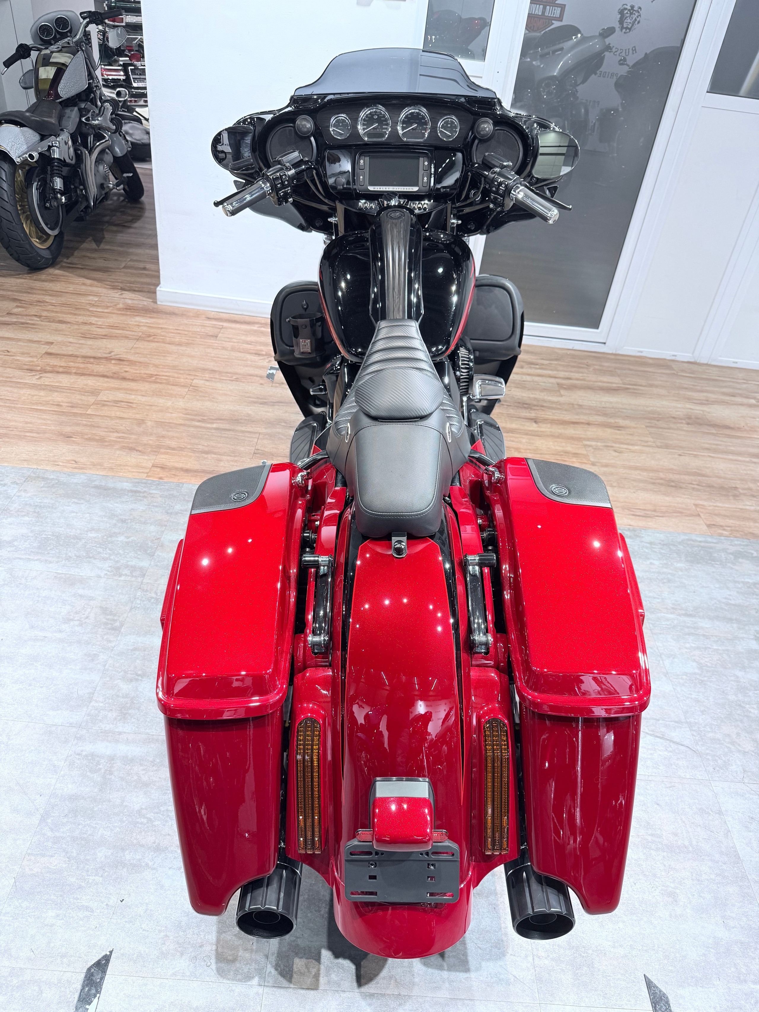 114 CVO Street Glide Special. Hello Davidson, Москва. Только хорошие мотоциклы…