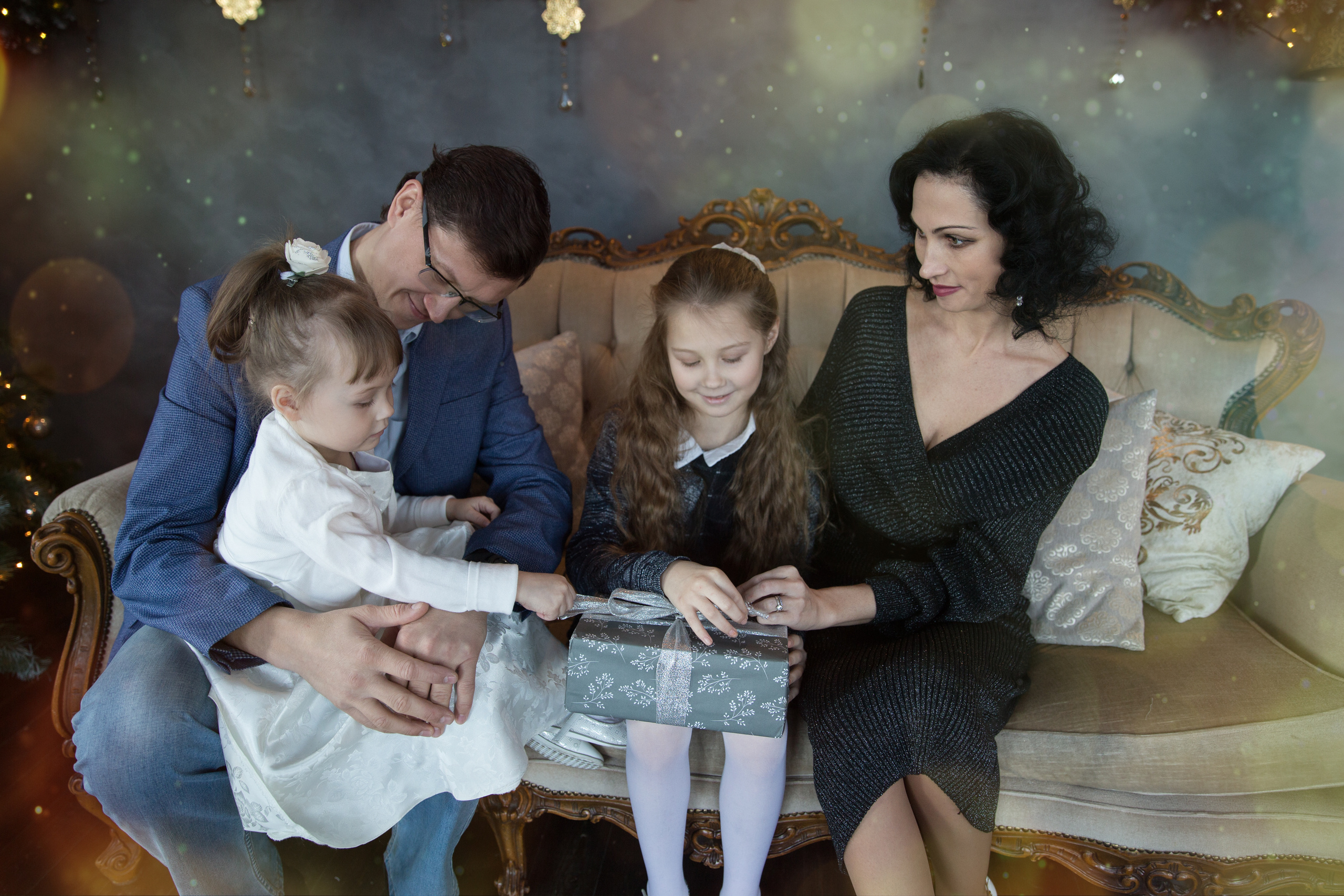 Семейная фотосессия, фотосъемка на природе Семейная фотосессия в студи. Фотограф в Дзержинске Лидия Ханова