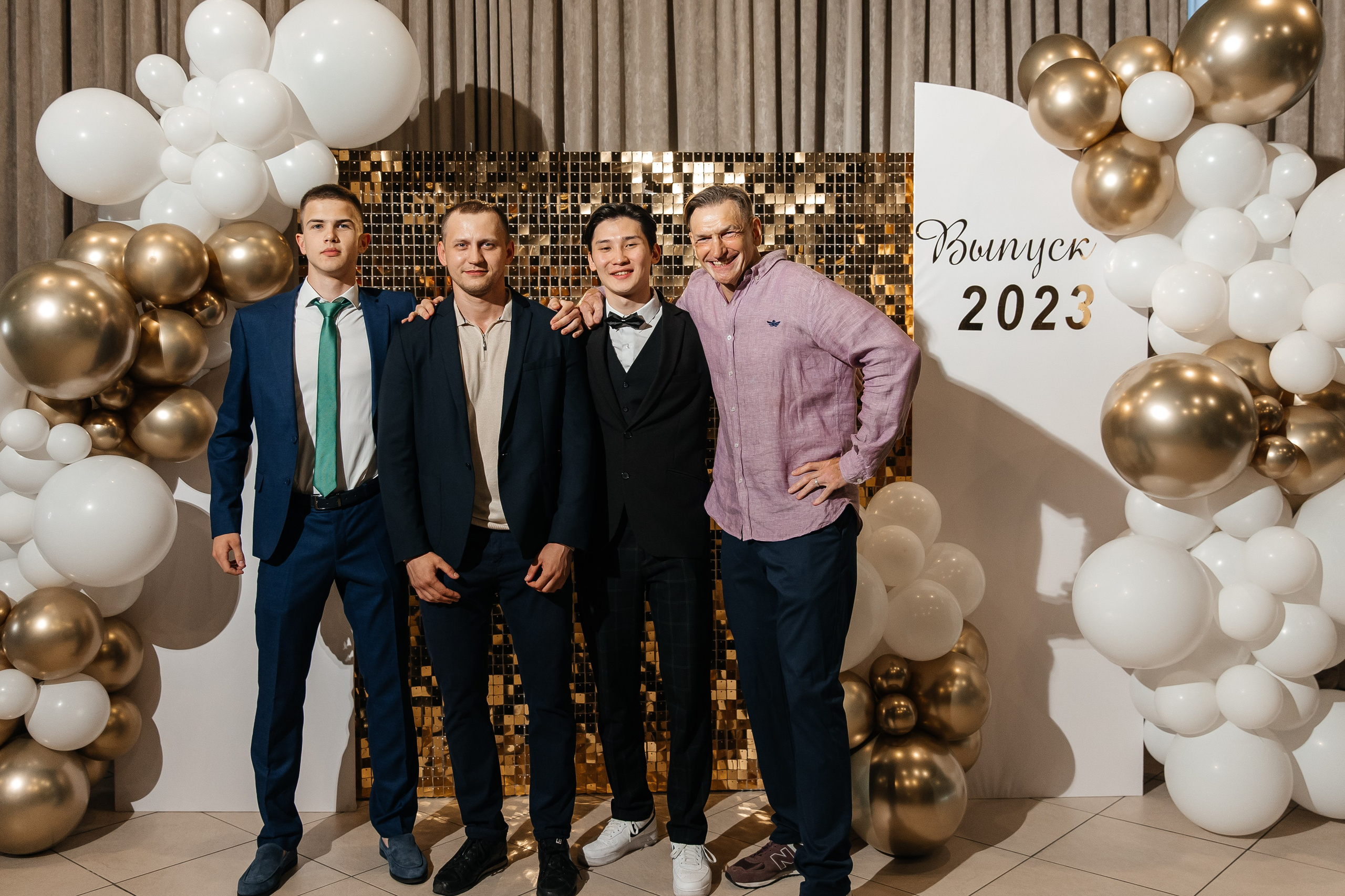 2023-06-23 Выпускной МБОУ СОШ № 10. Фотограф в Красноярске