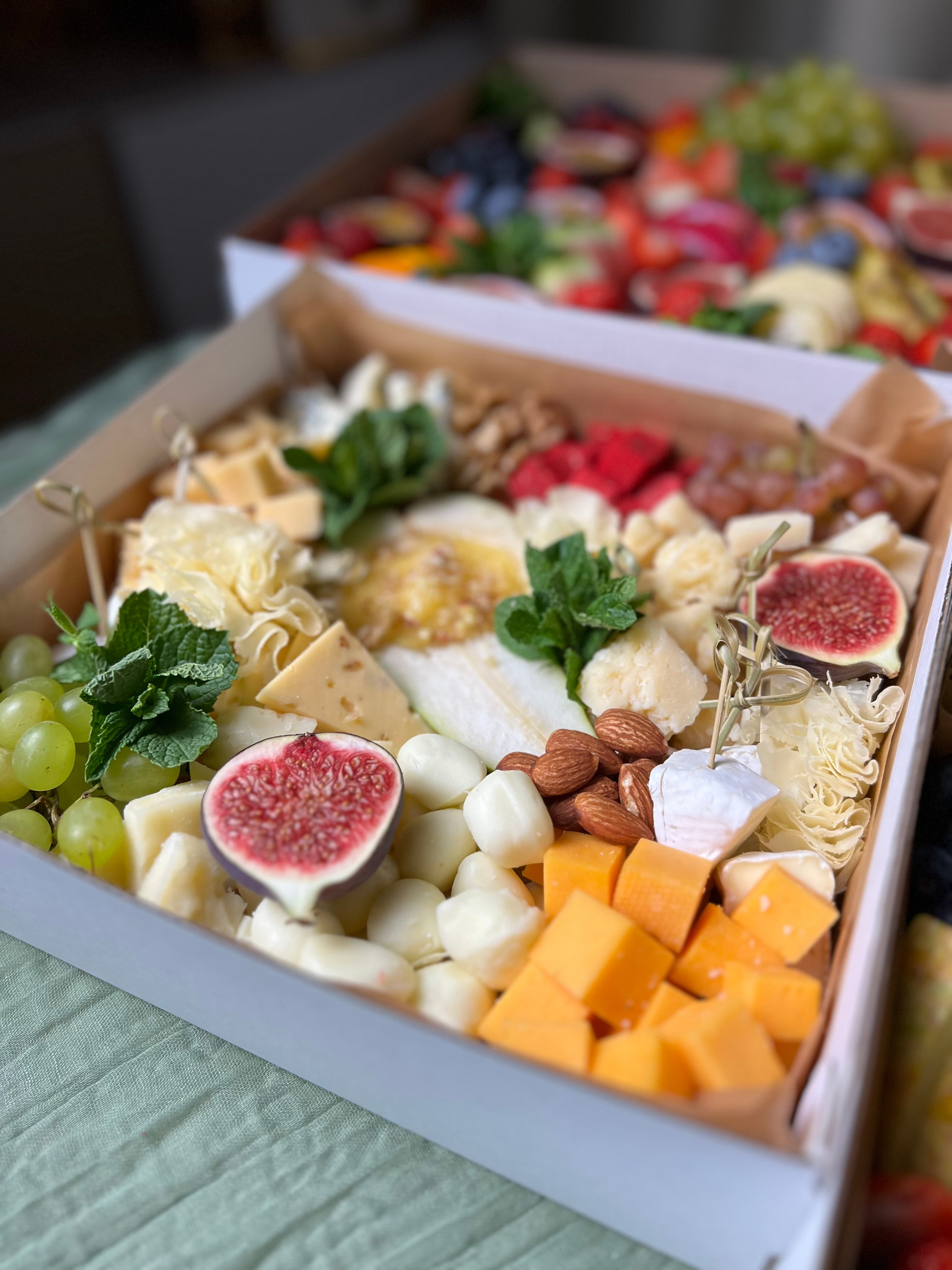 ГастроБоксы. Выездной кейтеринг, съедобные букеты, торты и сладости на заказ