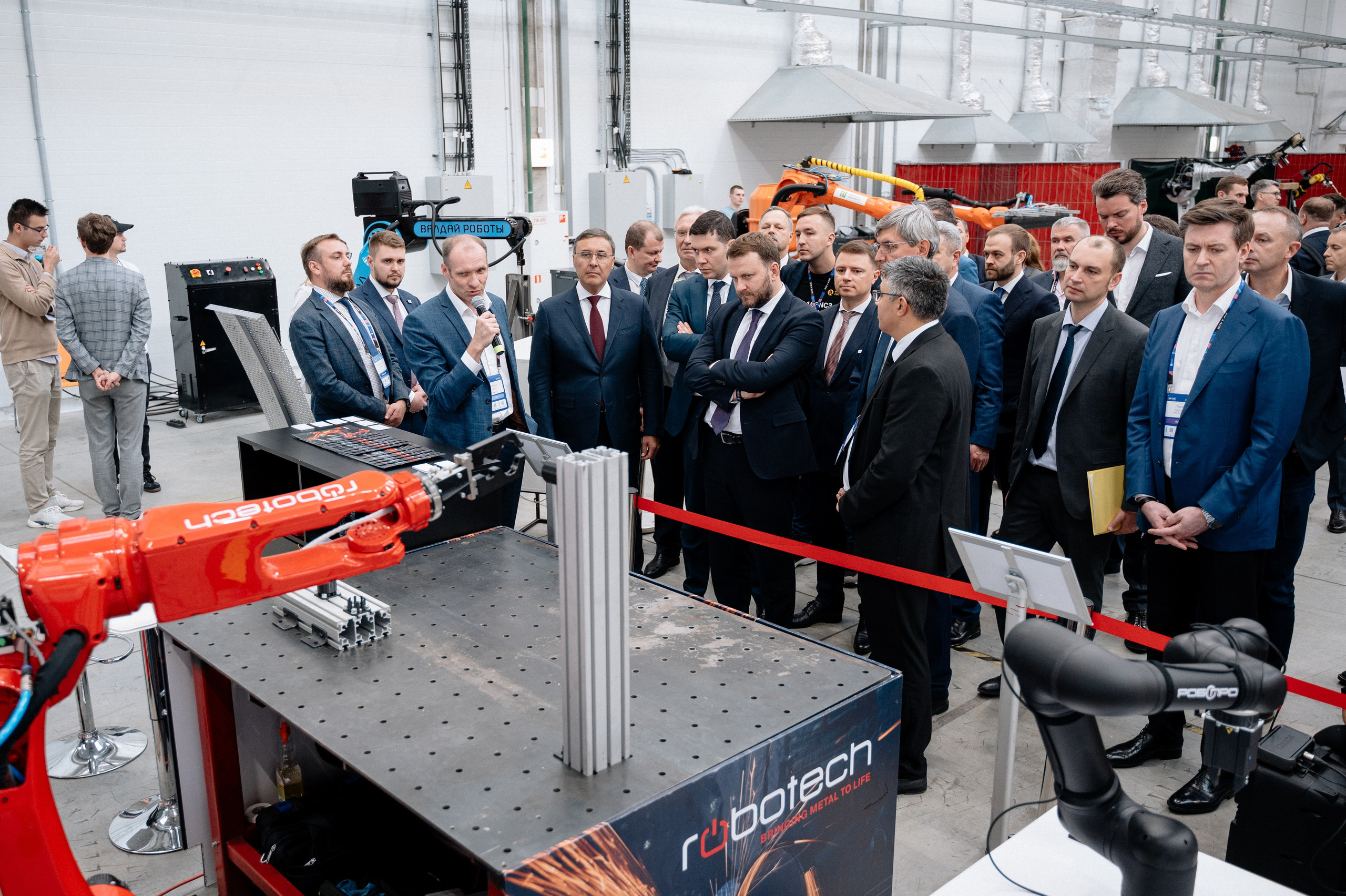 Digital Innopolis Days 2024 & Innopolis AI Conference. Свадебный и репортажный фотограф в Казани Айрат Хайриев