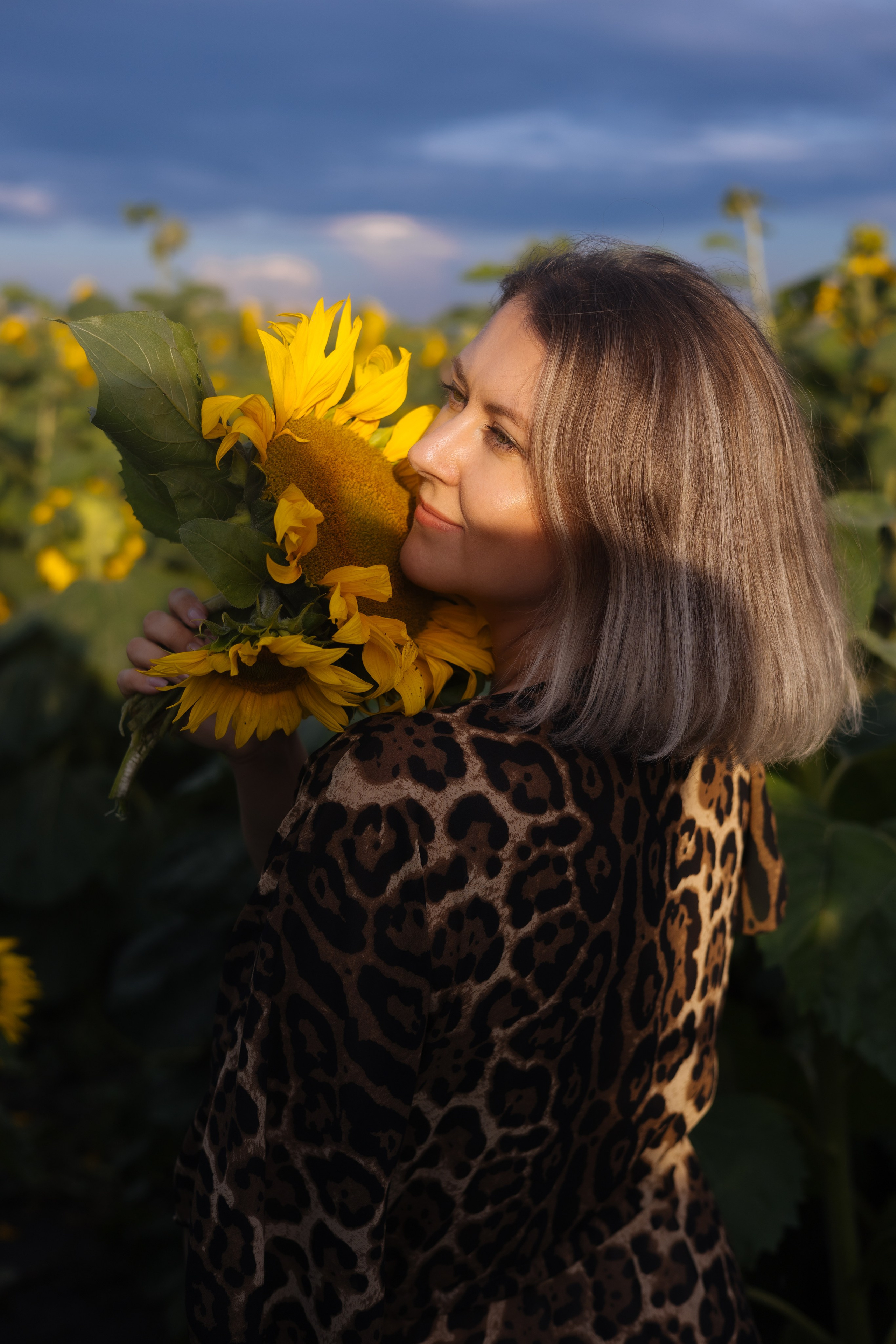 ПОДСОЛНУХИ 2025. Фотограф Красноярск съемки лавстори, фотосессия в студии, портретная съемка, творческие фотосессии