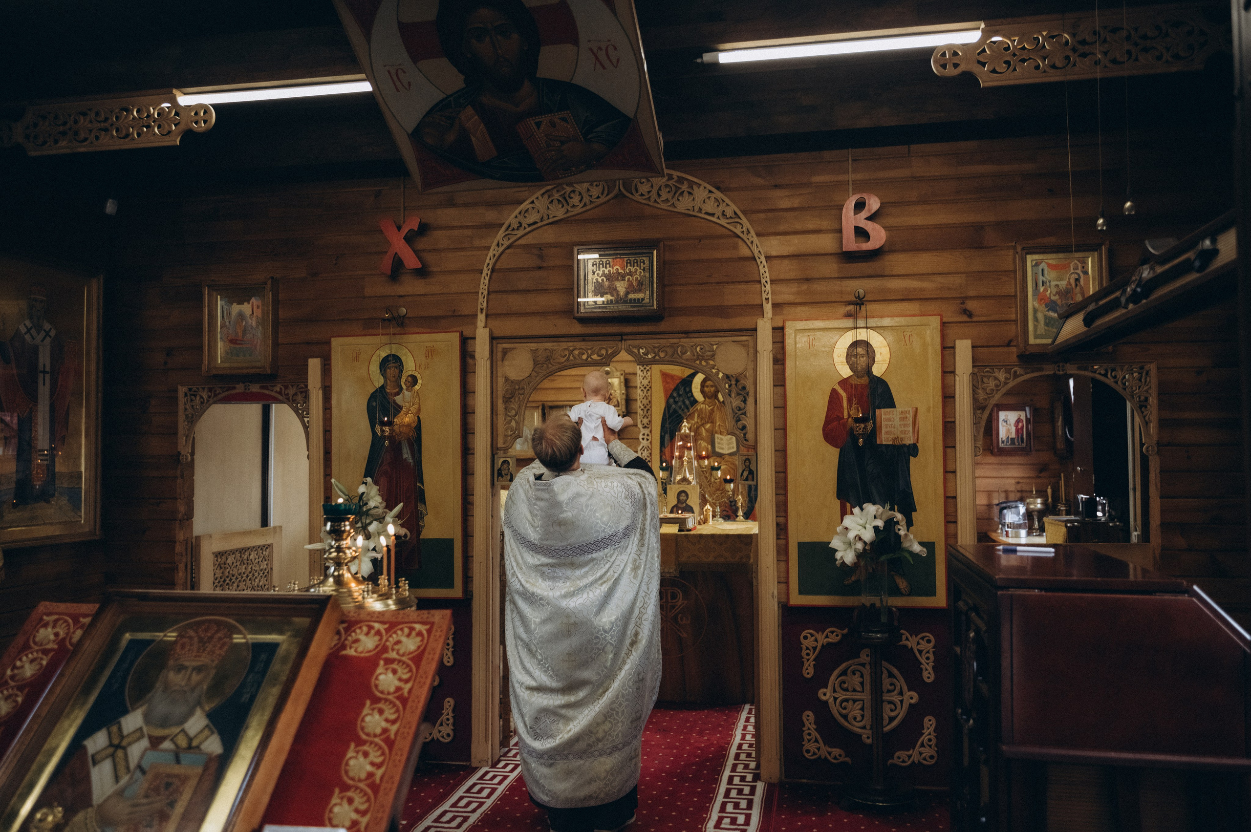 Крещение Марка (ХРАМ СВЯТИТЕЛЯ НИКОЛАЯ ЯПОНСКОГО). Семейный фотограф в Минске Дарья Дреко
